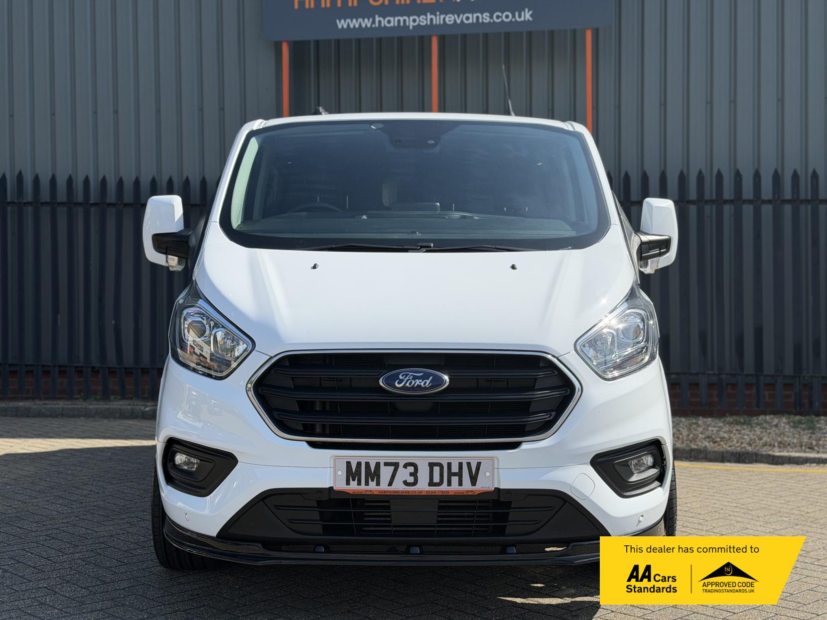 2023 Ford Transit Custom 2.0 300 EcoBlue Limited Crew Van Double Cab 5dr Diesel Manual L1 H1 Euro 6 (s/s) (130 ps) - Thumbnail 23