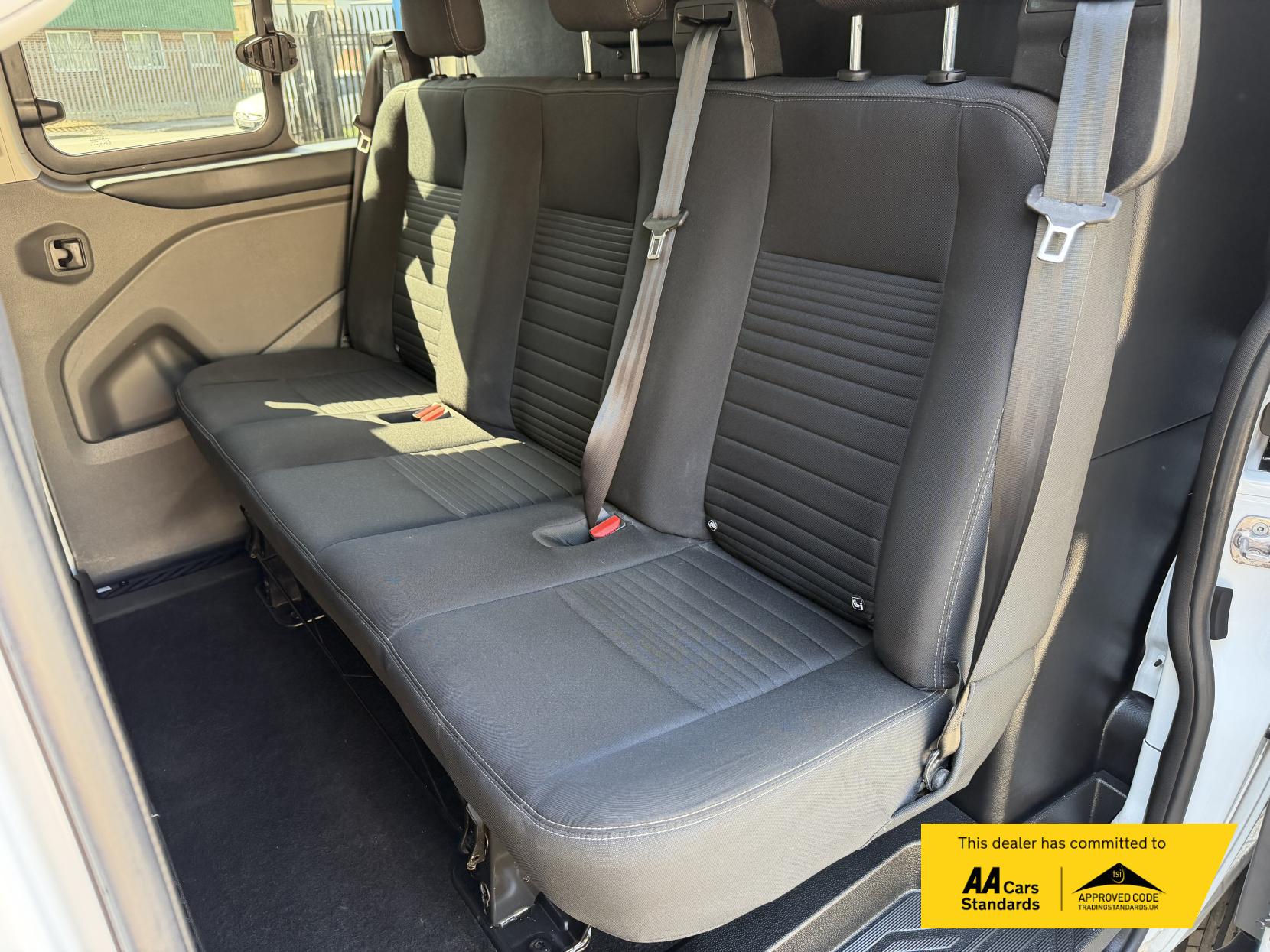2023 Ford Transit Custom 2.0 300 EcoBlue Limited Crew Van Double Cab 5dr Diesel Manual L1 H1 Euro 6 (s/s) (130 ps) - Thumbnail 20