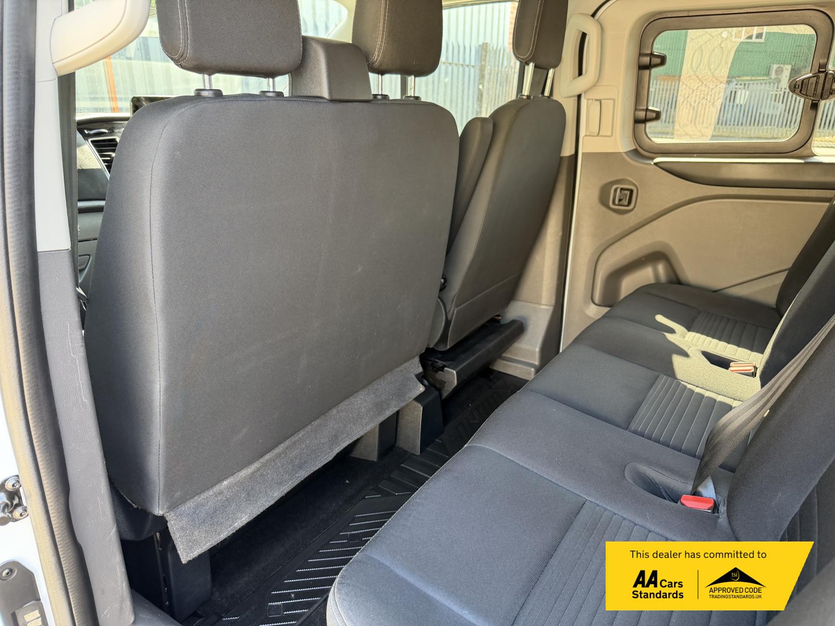 2023 Ford Transit Custom 2.0 300 EcoBlue Limited Crew Van Double Cab 5dr Diesel Manual L1 H1 Euro 6 (s/s) (130 ps) - Thumbnail 22