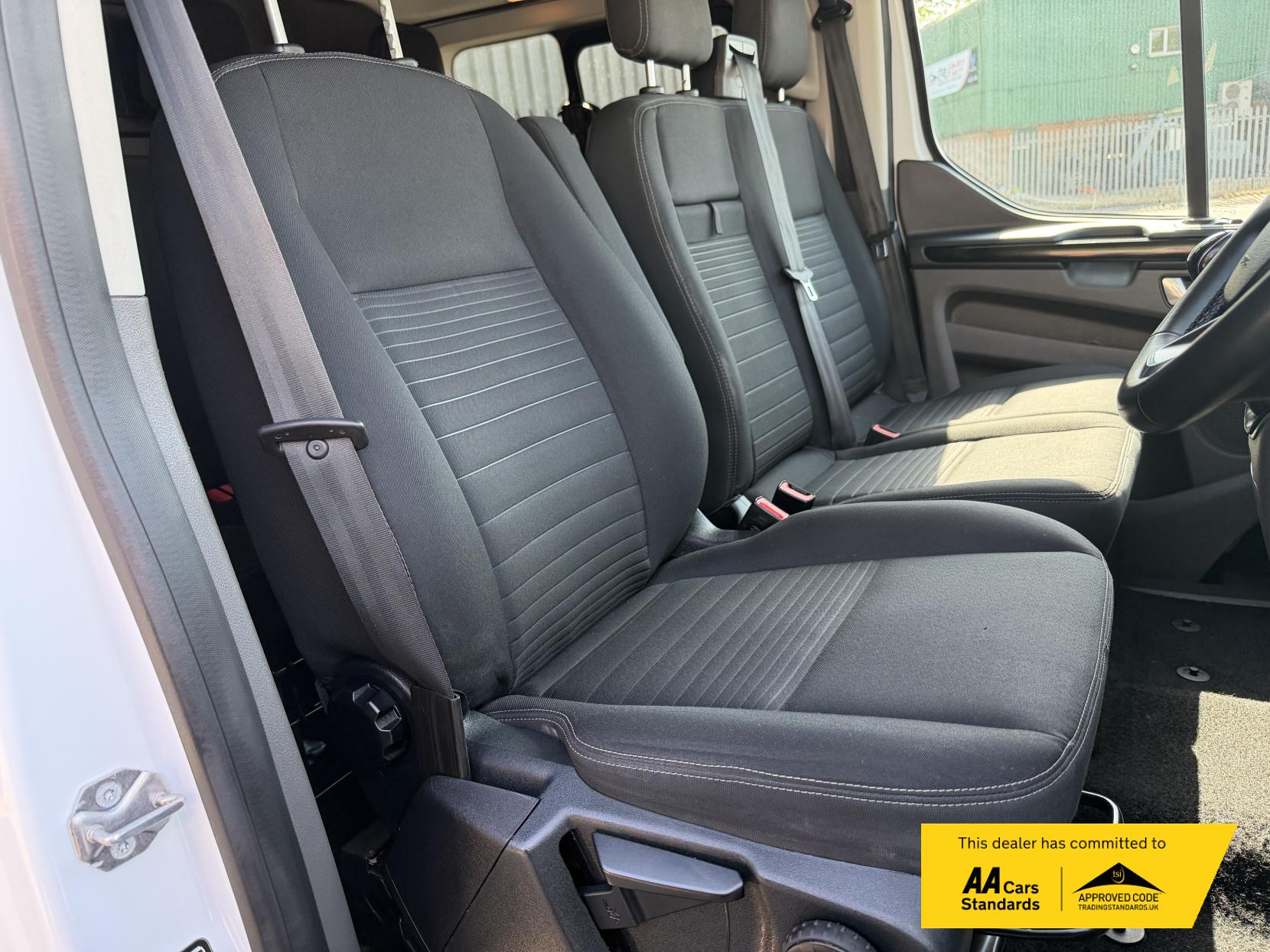 2023 Ford Transit Custom 2.0 300 EcoBlue Limited Crew Van Double Cab 5dr Diesel Manual L1 H1 Euro 6 (s/s) (130 ps) - Thumbnail 15