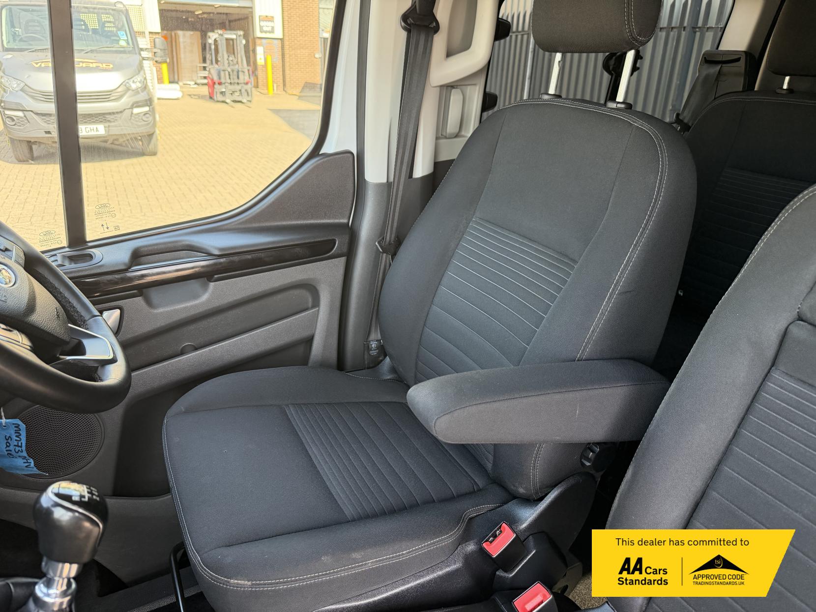 2023 Ford Transit Custom 2.0 300 EcoBlue Limited Crew Van Double Cab 5dr Diesel Manual L1 H1 Euro 6 (s/s) (130 ps) - Thumbnail 14