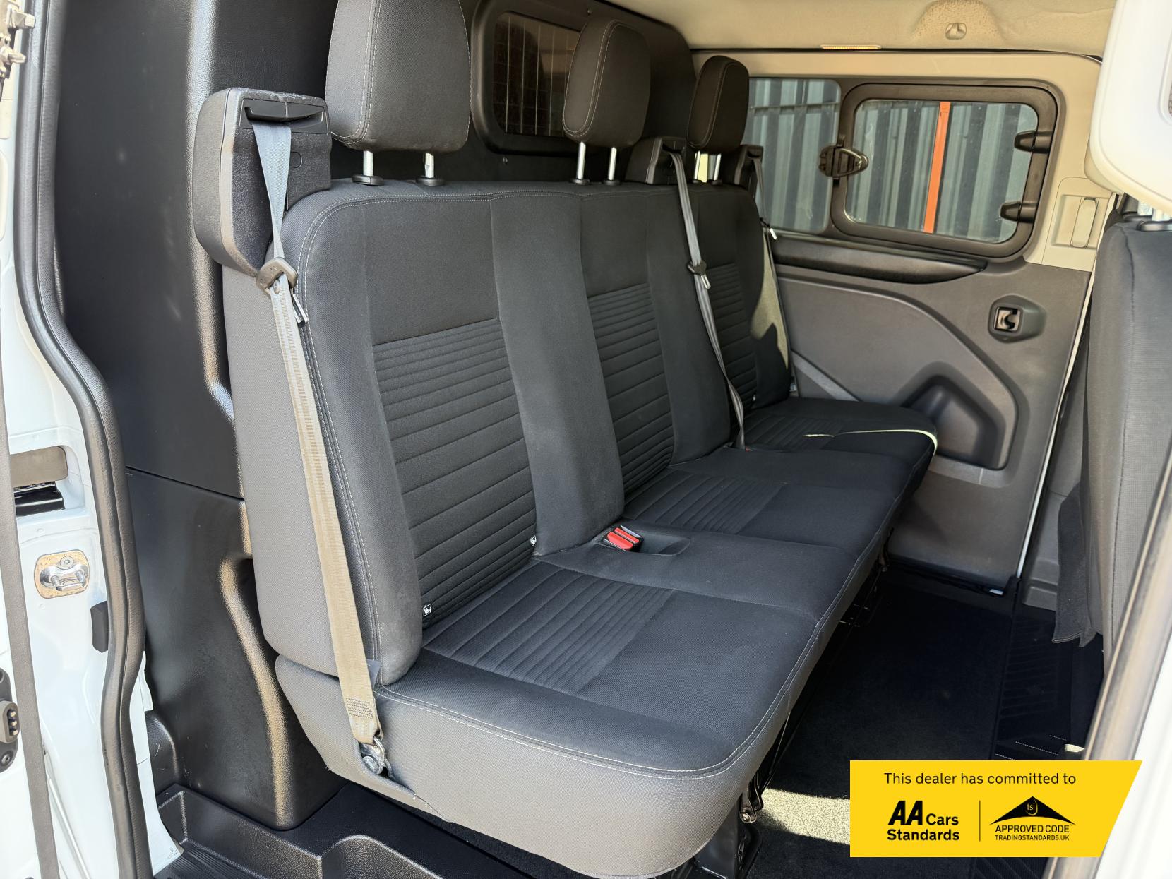 2023 Ford Transit Custom 2.0 300 EcoBlue Limited Crew Van Double Cab 5dr Diesel Manual L1 H1 Euro 6 (s/s) (130 ps) - Thumbnail 21