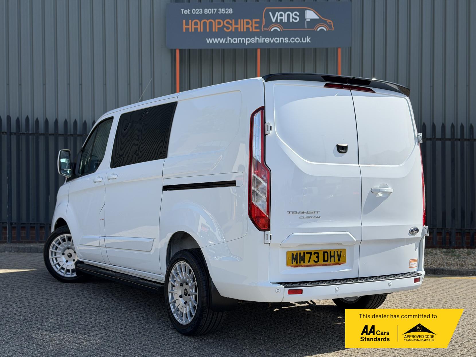 2023 Ford Transit Custom 2.0 300 EcoBlue Limited Crew Van Double Cab 5dr Diesel Manual L1 H1 Euro 6 (s/s) (130 ps) - Thumbnail 4