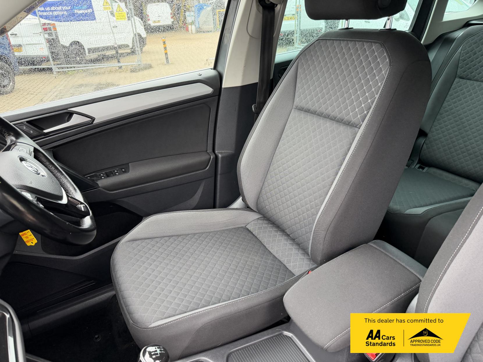 2017 Volkswagen Tiguan 2.0 TDI SE Navigation SUV 5dr Diesel Manual Euro 6 (s/s) (150 ps) - Thumbnail 13