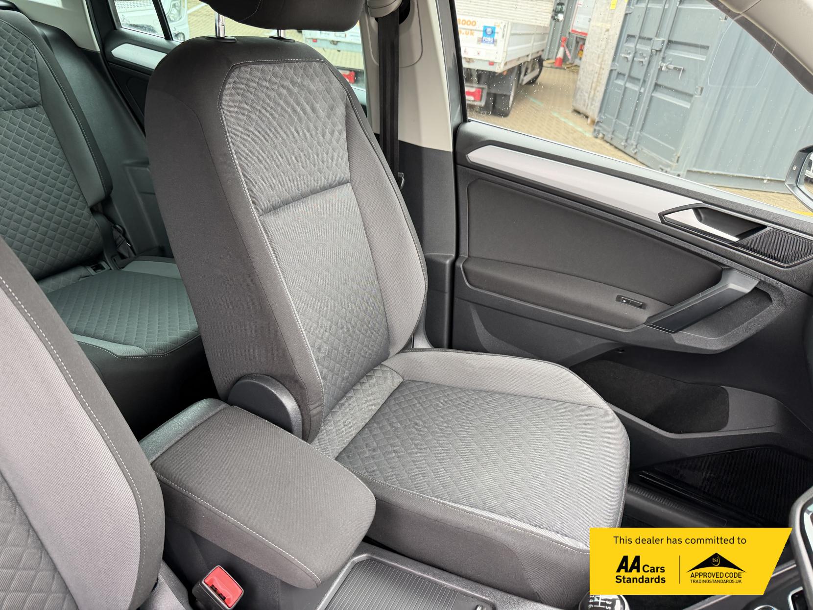 2017 Volkswagen Tiguan 2.0 TDI SE Navigation SUV 5dr Diesel Manual Euro 6 (s/s) (150 ps) - Thumbnail 15