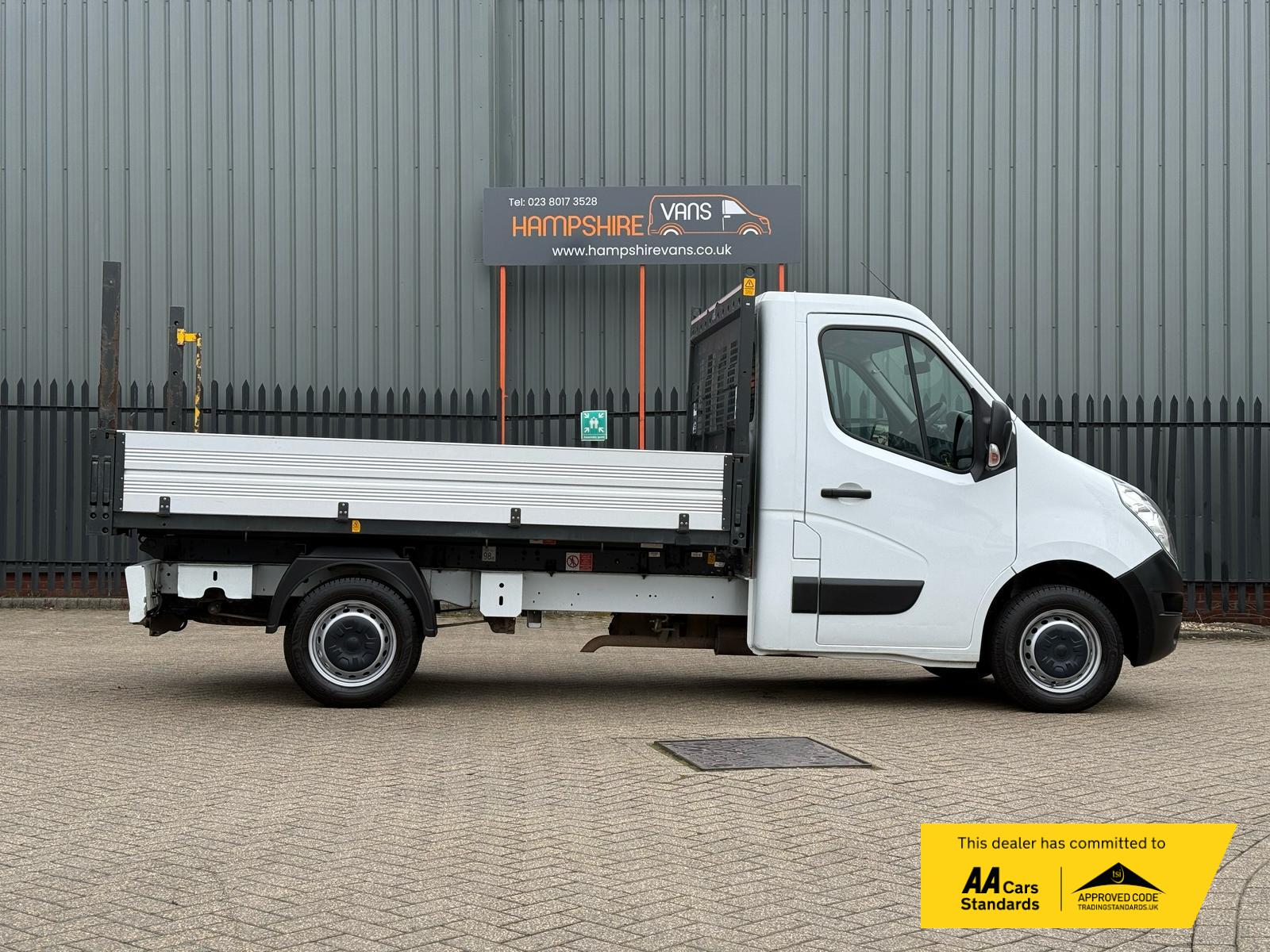 Renault Master 2.3 dCi 35 Business Tipper 2dr Diesel Manual FWD MWB Euro 5 (125 ps)