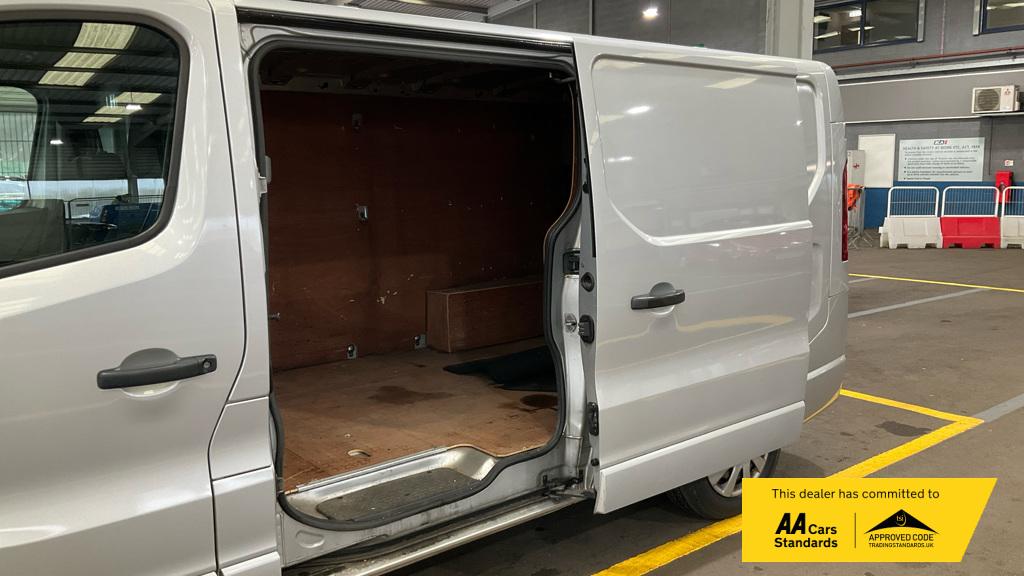 Vauxhall Vivaro 1.6 CDTi 2900 BiTurbo ecoFLEX Sportive Panel Van 5dr Diesel Manual L2 H1 Euro 5 (s/s) (120 ps)