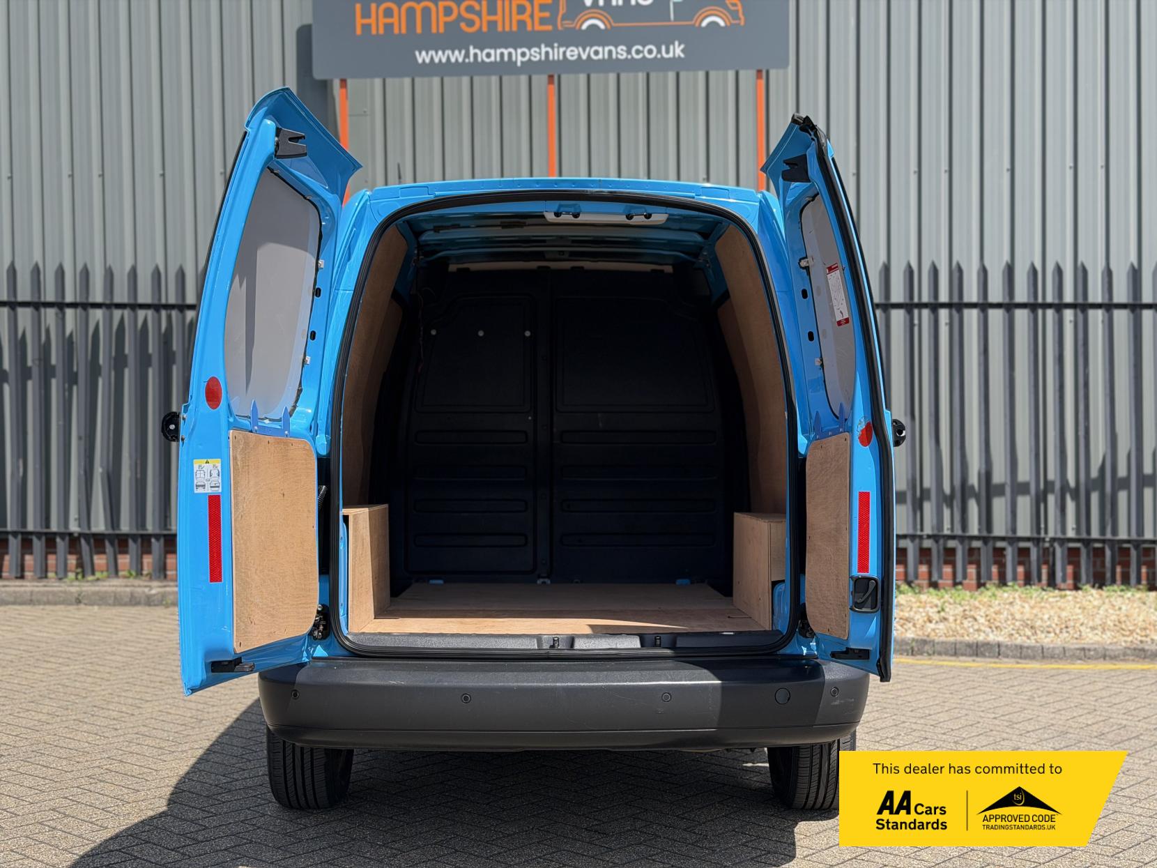 2015 Volkswagen Caddy 1.6 TDI C20 Startline Panel Van 4dr Diesel Manual L1 H1 (149 g/km, 101 bhp) - Thumbnail 15