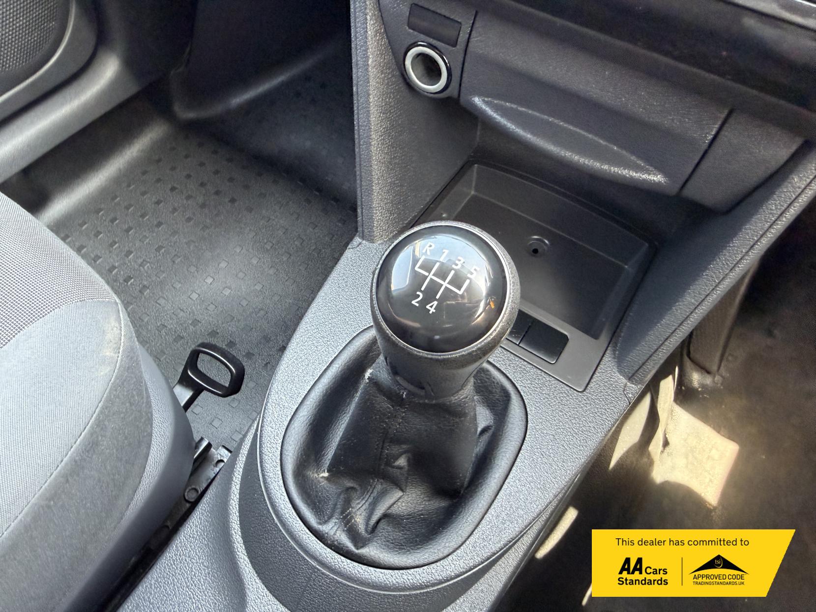 2015 Volkswagen Caddy 1.6 TDI C20 Startline Panel Van 4dr Diesel Manual L1 H1 (149 g/km, 101 bhp) - Thumbnail 29