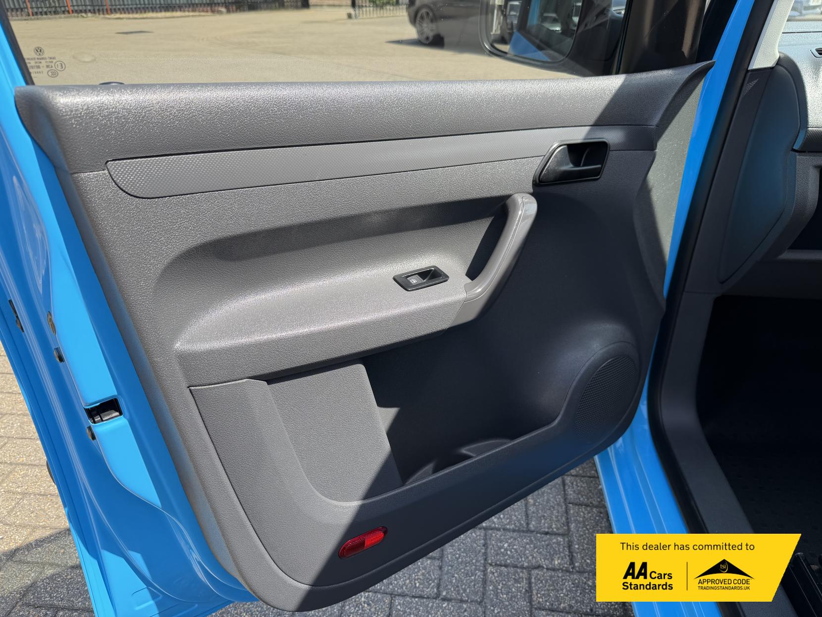 2015 Volkswagen Caddy 1.6 TDI C20 Startline Panel Van 4dr Diesel Manual L1 H1 (149 g/km, 101 bhp) - Thumbnail 23
