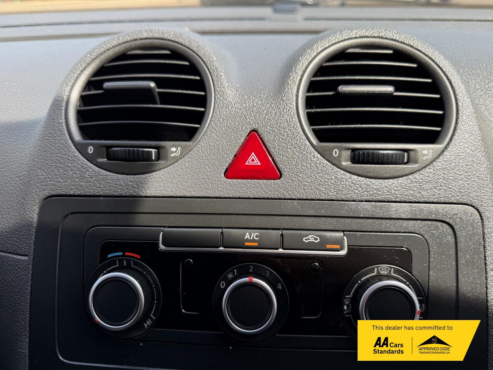 2015 Volkswagen Caddy 1.6 TDI C20 Startline Panel Van 4dr Diesel Manual L1 H1 (149 g/km, 101 bhp) - Thumbnail 28