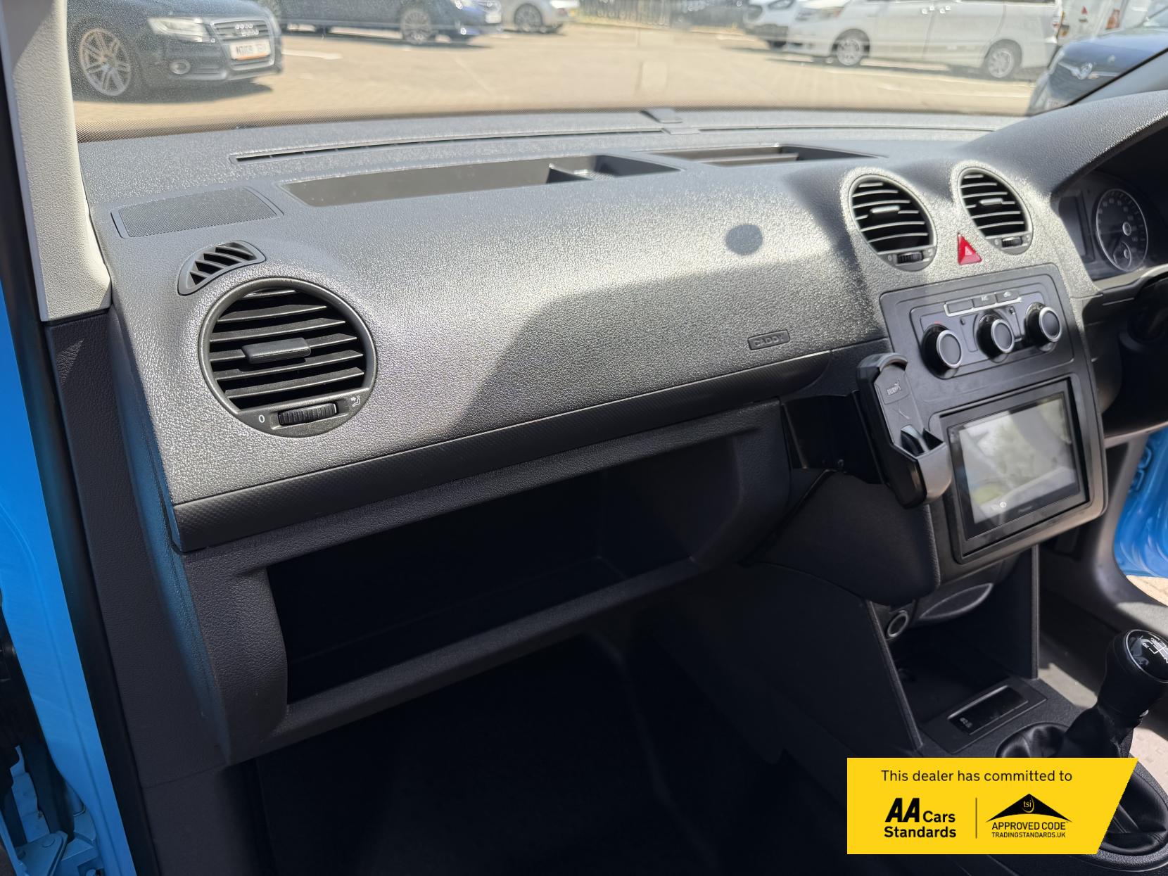 2015 Volkswagen Caddy 1.6 TDI C20 Startline Panel Van 4dr Diesel Manual L1 H1 (149 g/km, 101 bhp) - Thumbnail 25