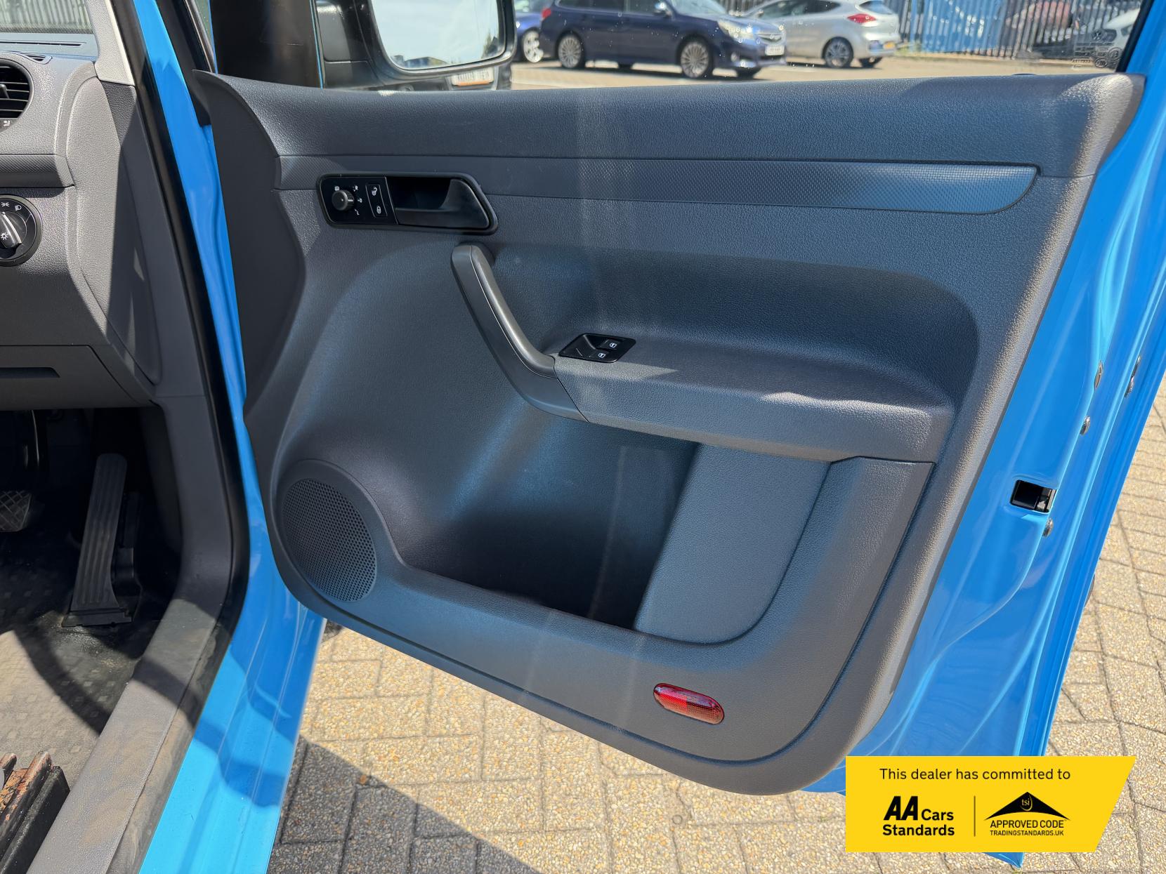 2015 Volkswagen Caddy 1.6 TDI C20 Startline Panel Van 4dr Diesel Manual L1 H1 (149 g/km, 101 bhp) - Thumbnail 36