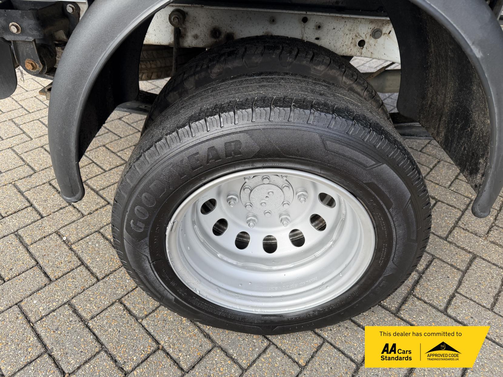 Ford Transit 2.0 350 EcoBlue Leader Tipper Double Cab 4dr Diesel Manual RWD L3 Euro 6 (s/s) (1-Way, 1-Stop) (130 ps)