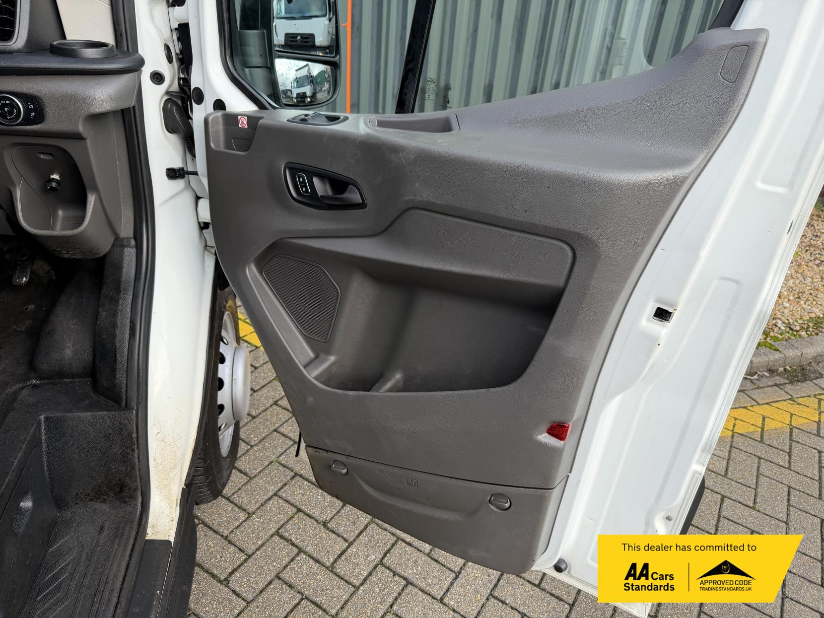 Ford Transit 2.0 350 EcoBlue Leader Tipper Double Cab 4dr Diesel Manual RWD L3 Euro 6 (s/s) (1-Way, 1-Stop) (130 ps)