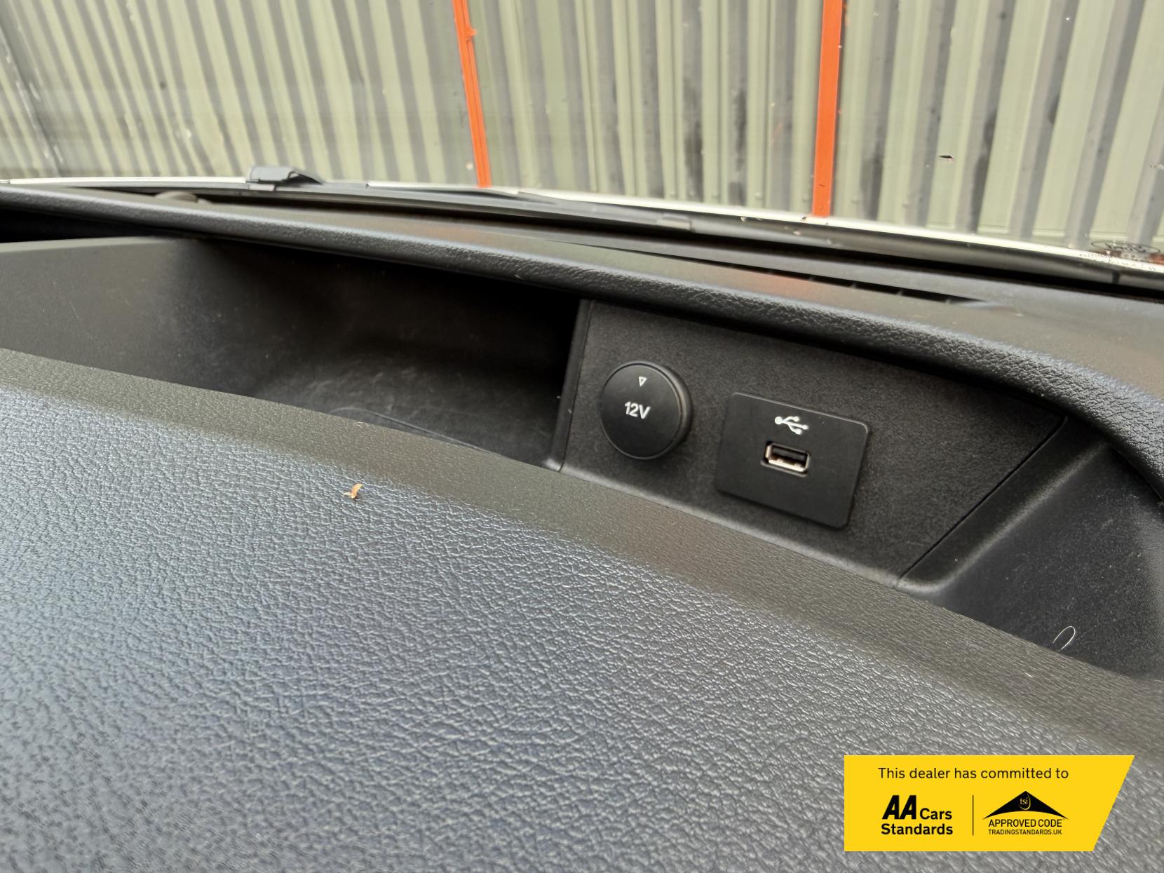 Ford Transit 2.0 350 EcoBlue Leader Tipper Double Cab 4dr Diesel Manual RWD L3 Euro 6 (s/s) (1-Way, 1-Stop) (130 ps)