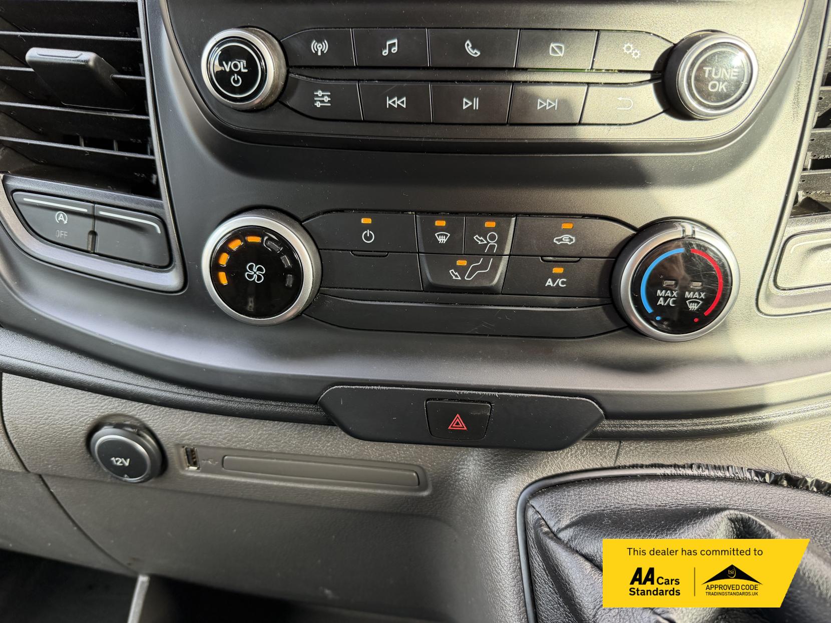 Ford Transit 2.0 350 EcoBlue Leader Tipper Double Cab 4dr Diesel Manual RWD L3 Euro 6 (s/s) (1-Way, 1-Stop) (130 ps)