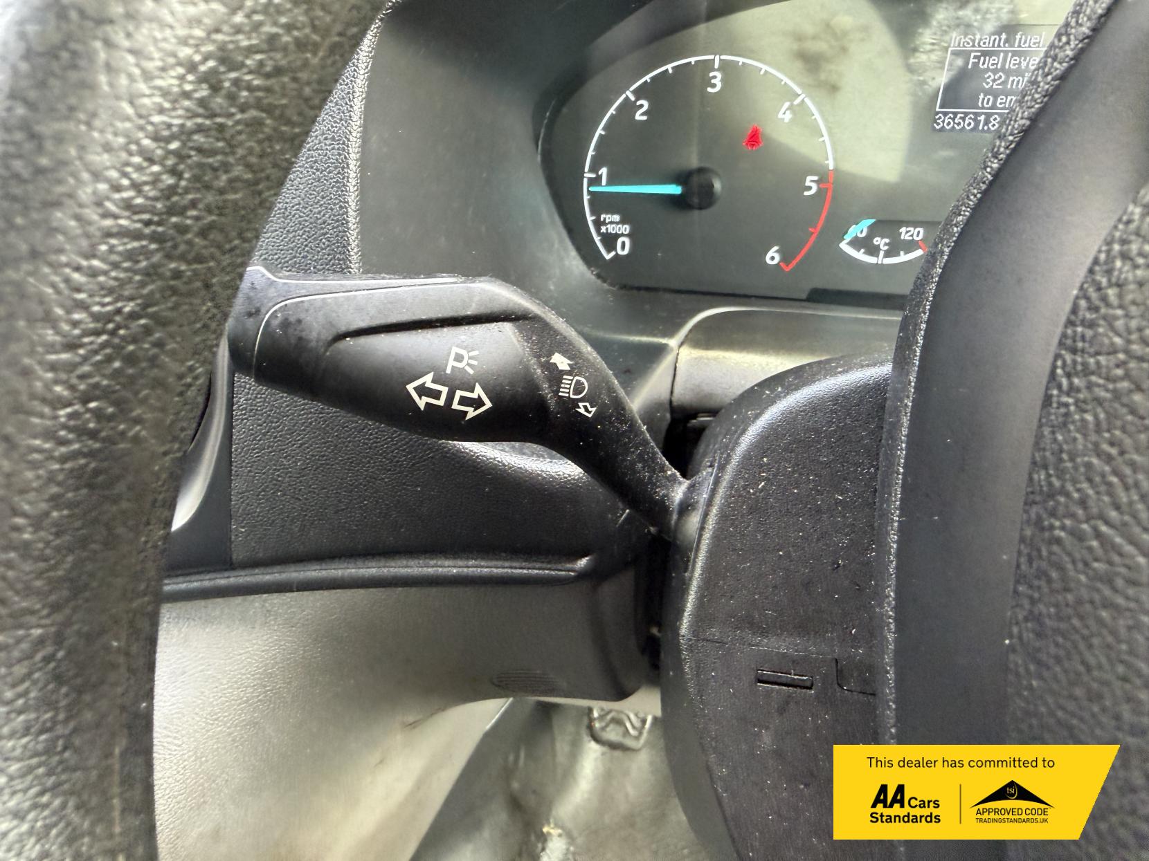 Ford Transit 2.0 350 EcoBlue Leader Tipper Double Cab 4dr Diesel Manual RWD L3 Euro 6 (s/s) (1-Way, 1-Stop) (130 ps)