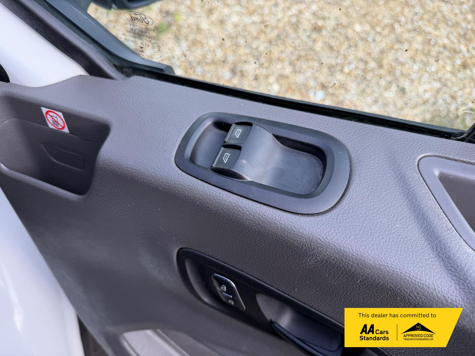 Ford Transit 2.0 350 EcoBlue Leader Tipper Double Cab 4dr Diesel Manual RWD L3 Euro 6 (s/s) (1-Way, 1-Stop) (130 ps)