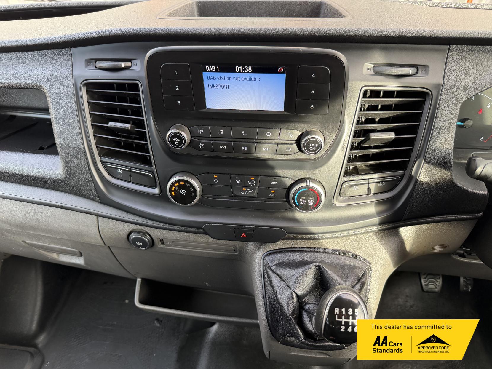 Ford Transit 2.0 350 EcoBlue Leader Tipper Double Cab 4dr Diesel Manual RWD L3 Euro 6 (s/s) (1-Way, 1-Stop) (130 ps)