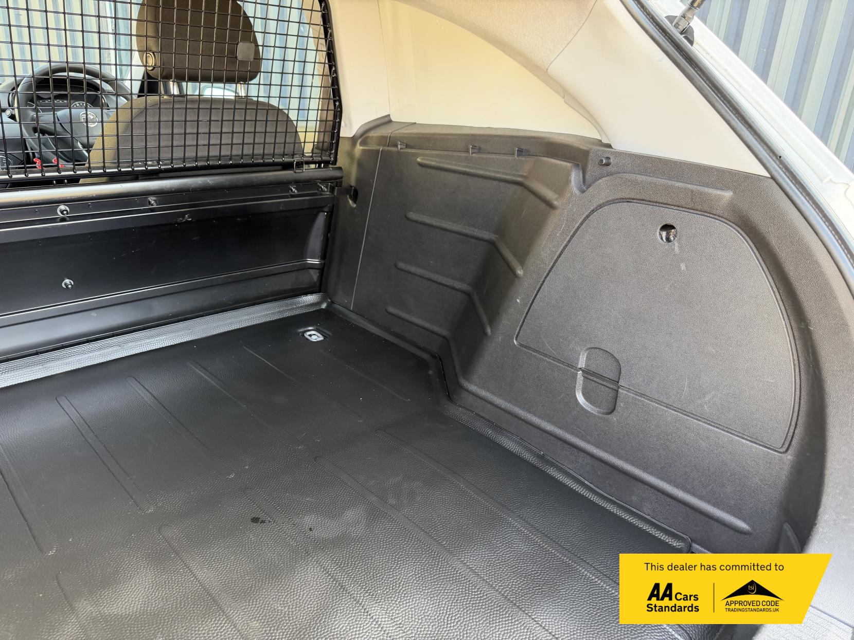 2018 Vauxhall Corsa Van 1.3 CDTi ecoFLEX Car Derived Van 3dr Diesel Manual FWD L1 H1 (s/s) Start/Stop (94 g/km, 94 bhp) - Thumbnail 16