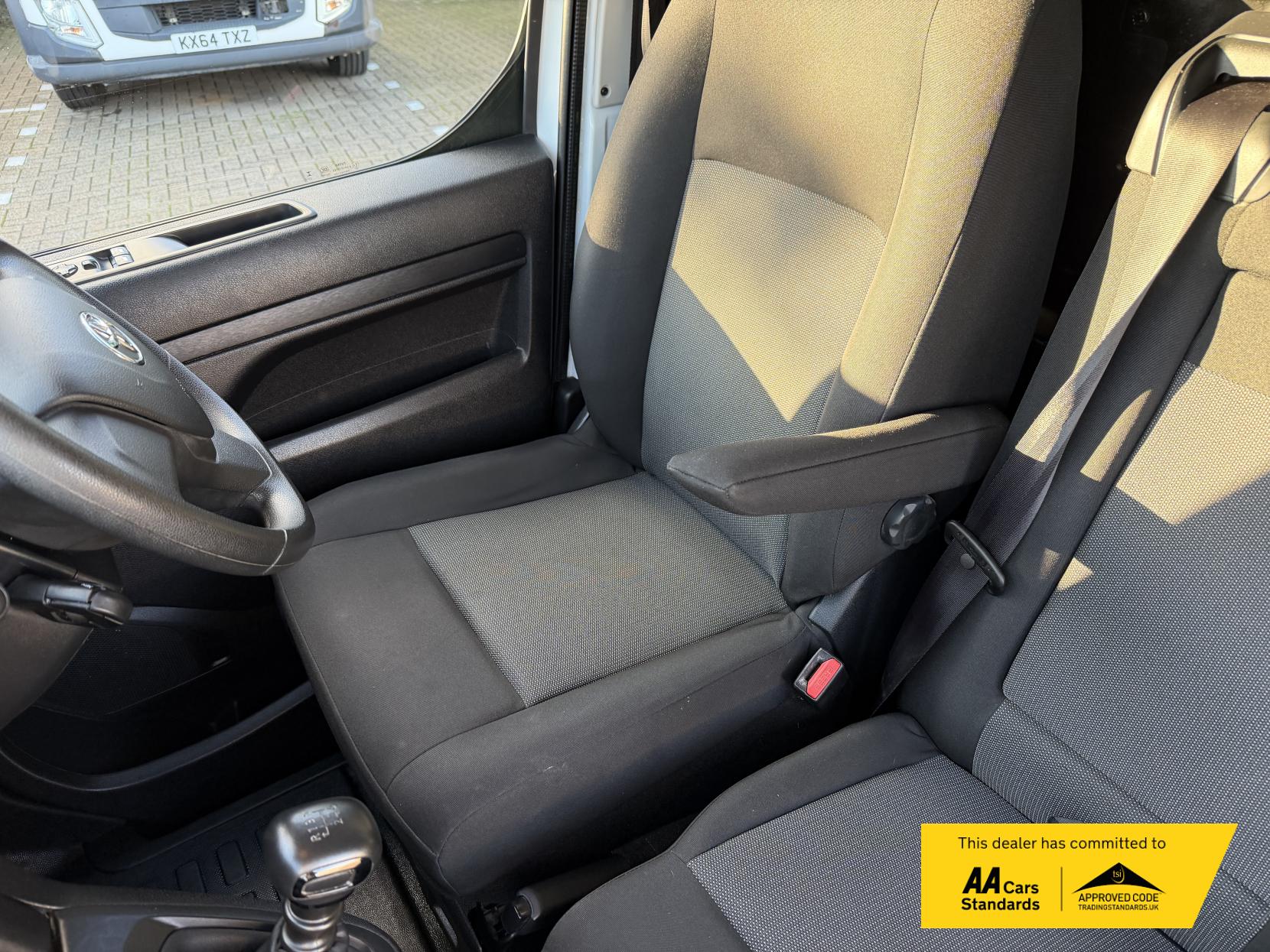 Toyota ProAce 1.5D Icon Medium Panel Van 6dr Diesel Manual MWB Euro 6 (s/s) (120 bhp)