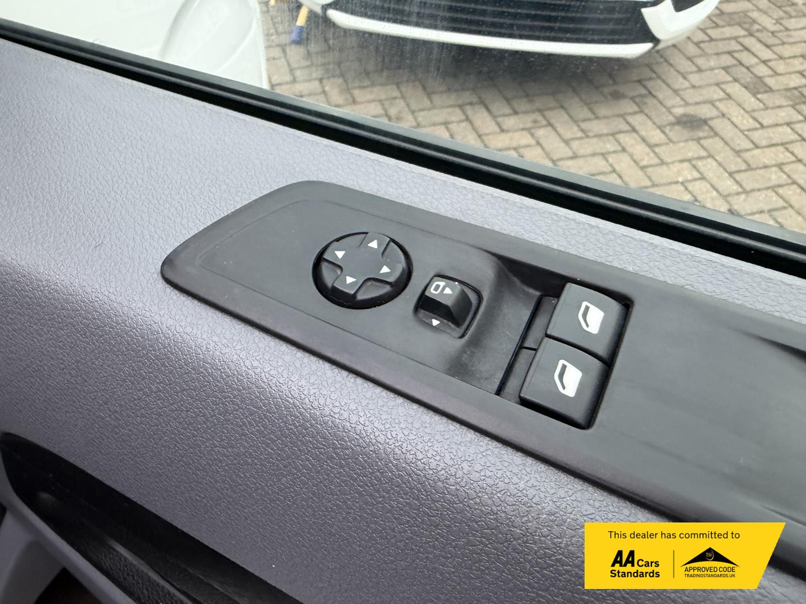 Vauxhall Vivaro 2.0 Turbo D 3100 Sportive Panel Van 5dr Diesel Auto L2 H1 Euro 6 (s/s) (120 ps)