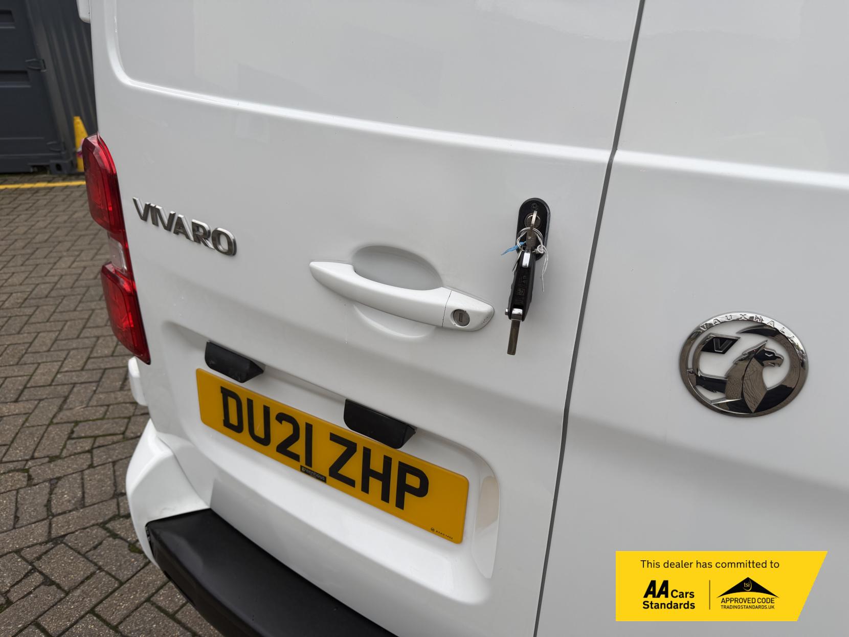 Vauxhall Vivaro 2.0 Turbo D 3100 Sportive Panel Van 5dr Diesel Auto L2 H1 Euro 6 (s/s) (120 ps)