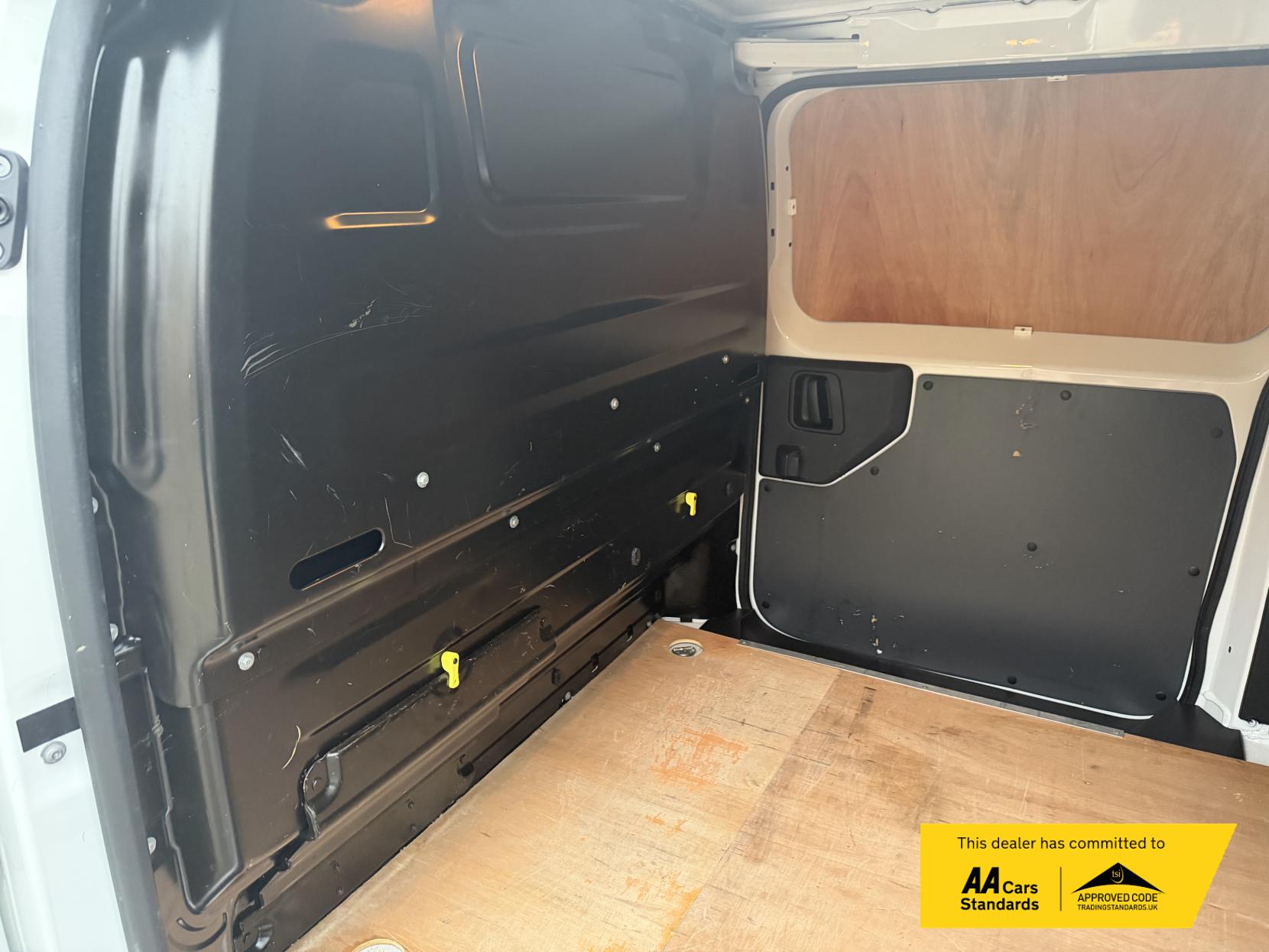 Vauxhall Vivaro 2.0 Turbo D 3100 Sportive Panel Van 5dr Diesel Auto L2 H1 Euro 6 (s/s) (120 ps)