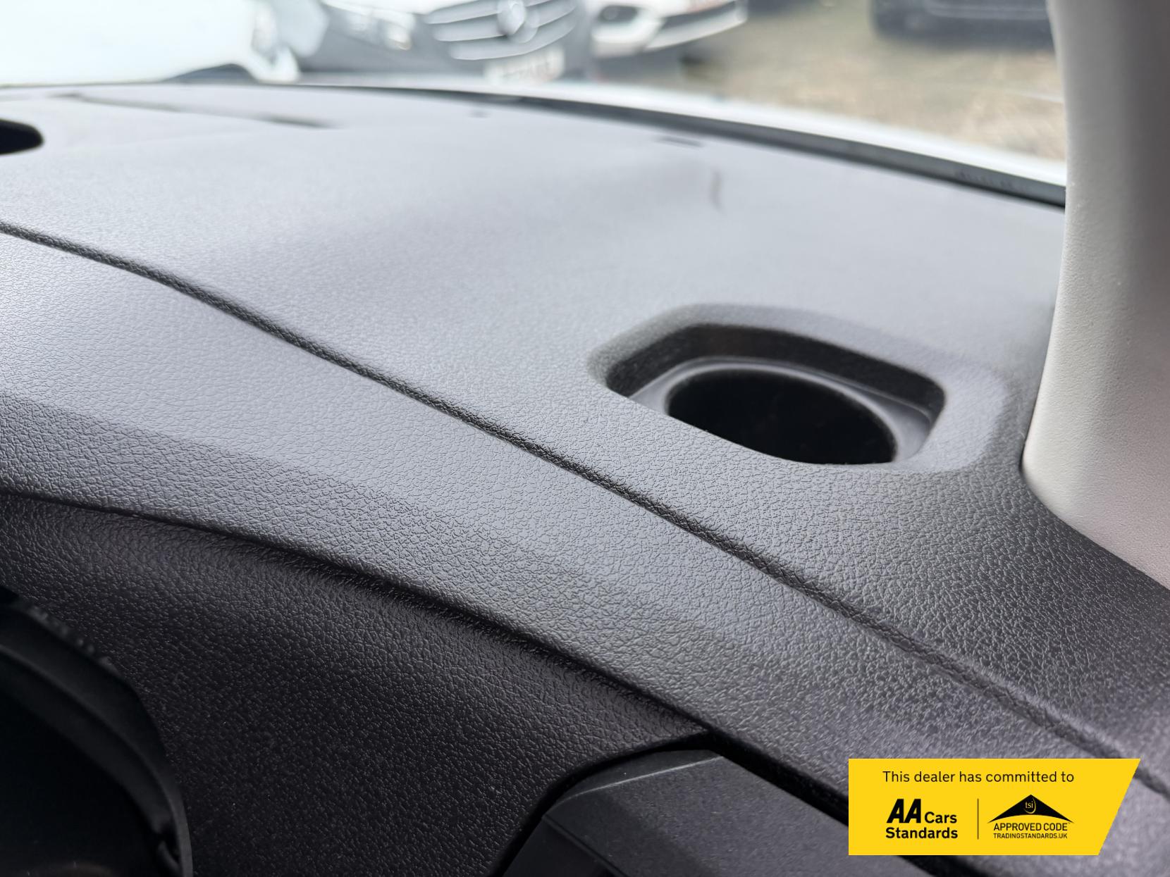 Vauxhall Vivaro 2.0 Turbo D 3100 Sportive Panel Van 5dr Diesel Auto L2 H1 Euro 6 (s/s) (120 ps)