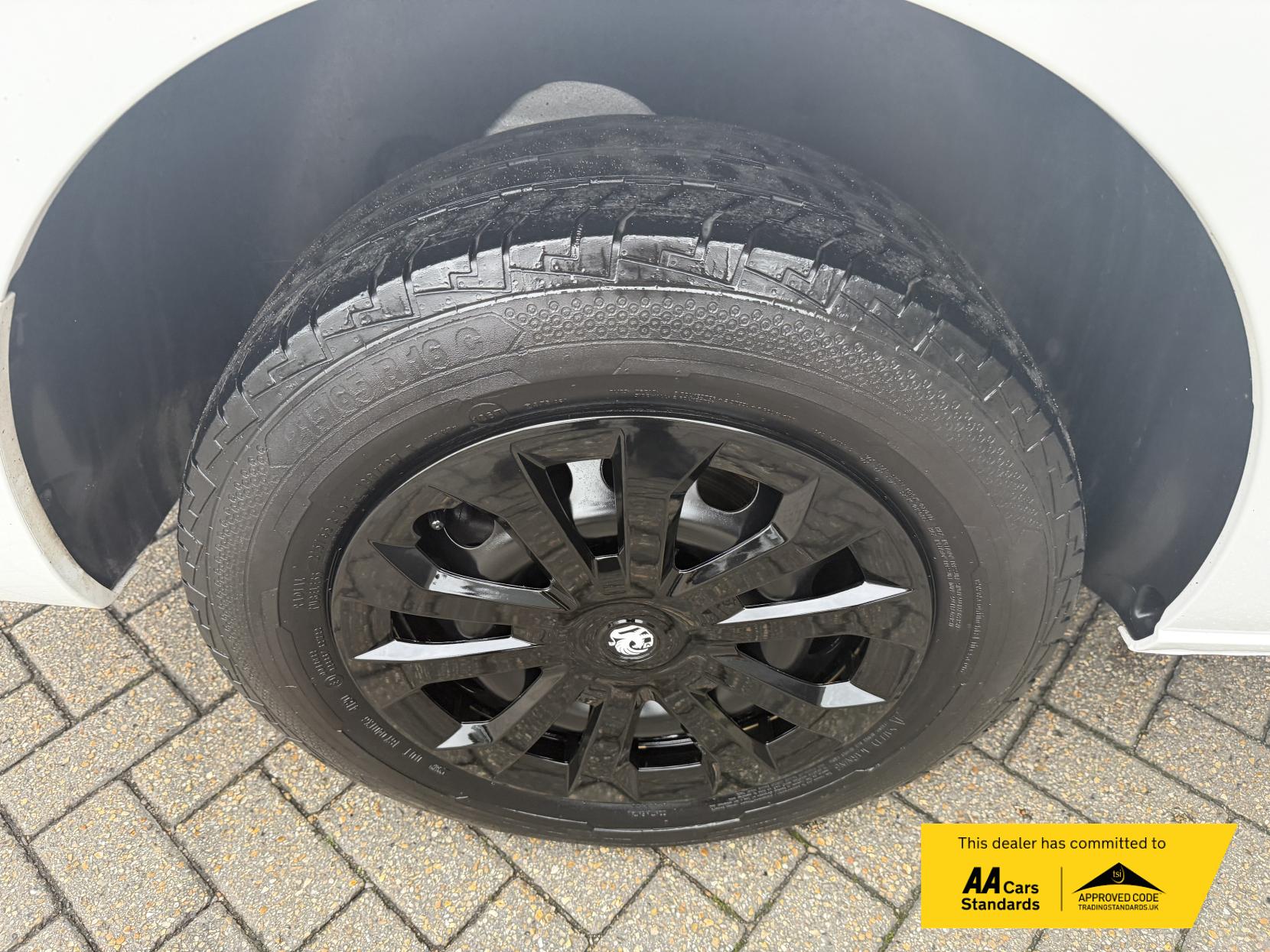 Vauxhall Vivaro 2.0 Turbo D 3100 Sportive Panel Van 5dr Diesel Auto L2 H1 Euro 6 (s/s) (120 ps)