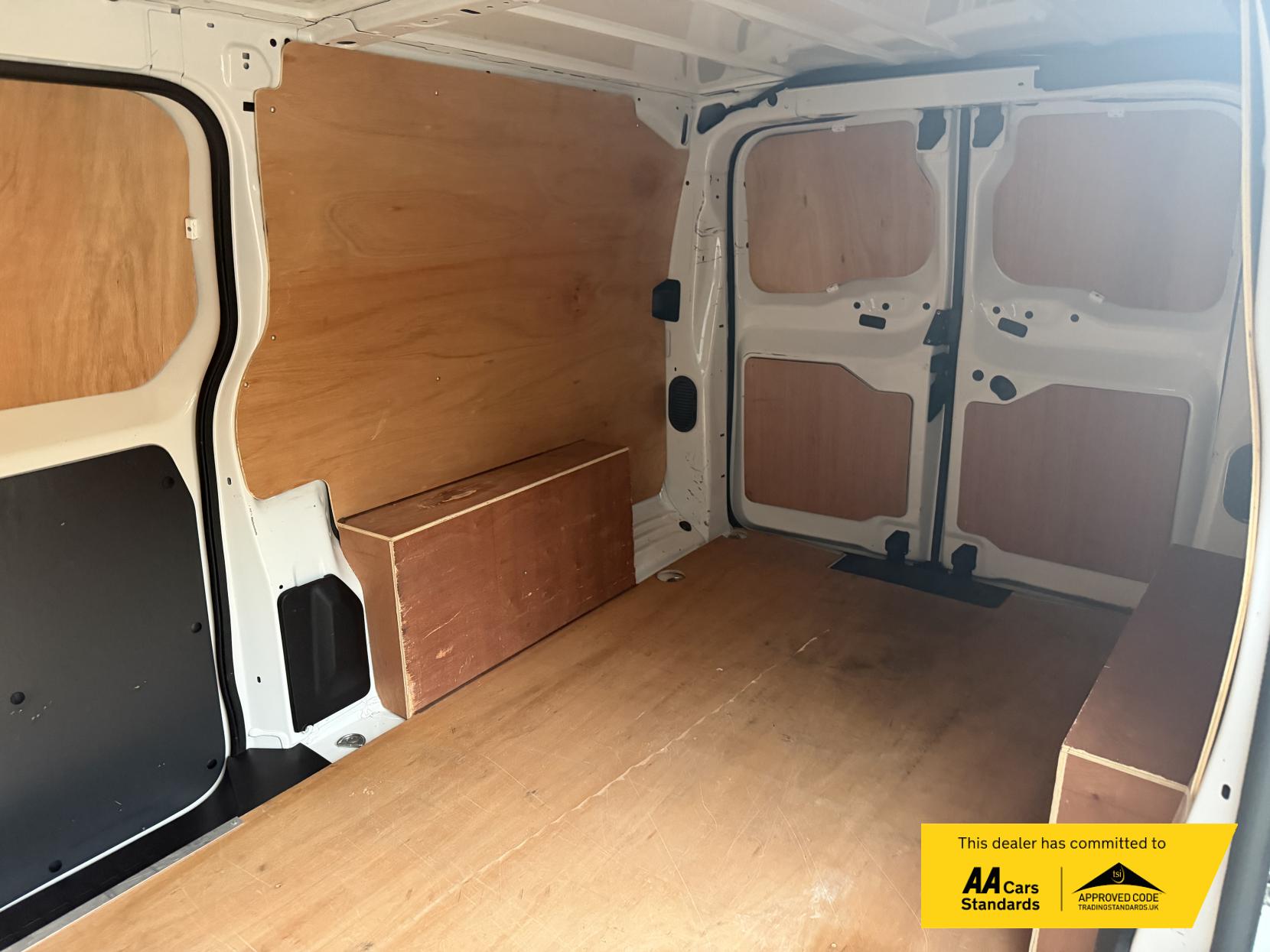 Vauxhall Vivaro 2.0 Turbo D 3100 Sportive Panel Van 5dr Diesel Auto L2 H1 Euro 6 (s/s) (120 ps)