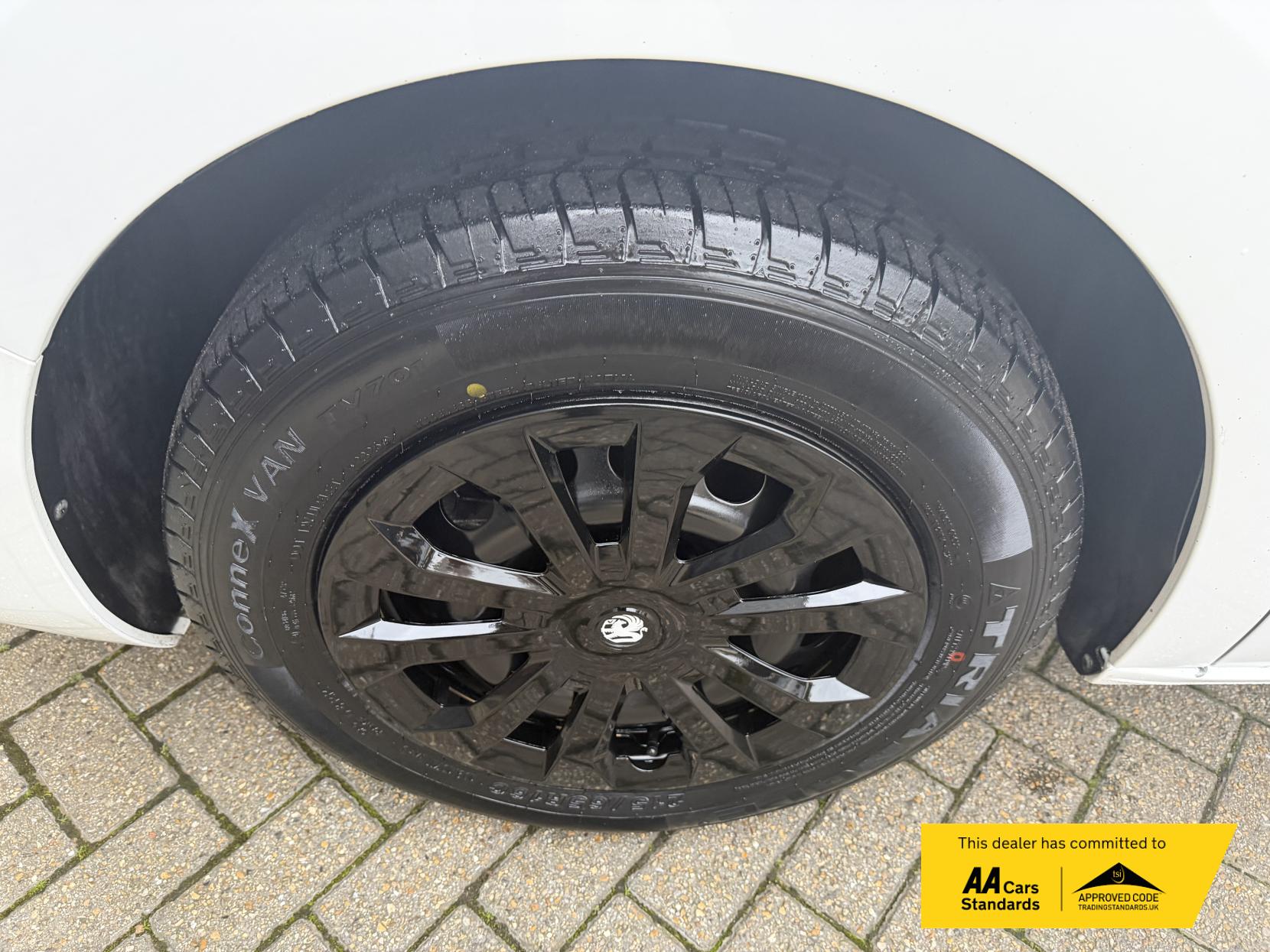 Vauxhall Vivaro 2.0 Turbo D 3100 Sportive Panel Van 5dr Diesel Auto L2 H1 Euro 6 (s/s) (120 ps)