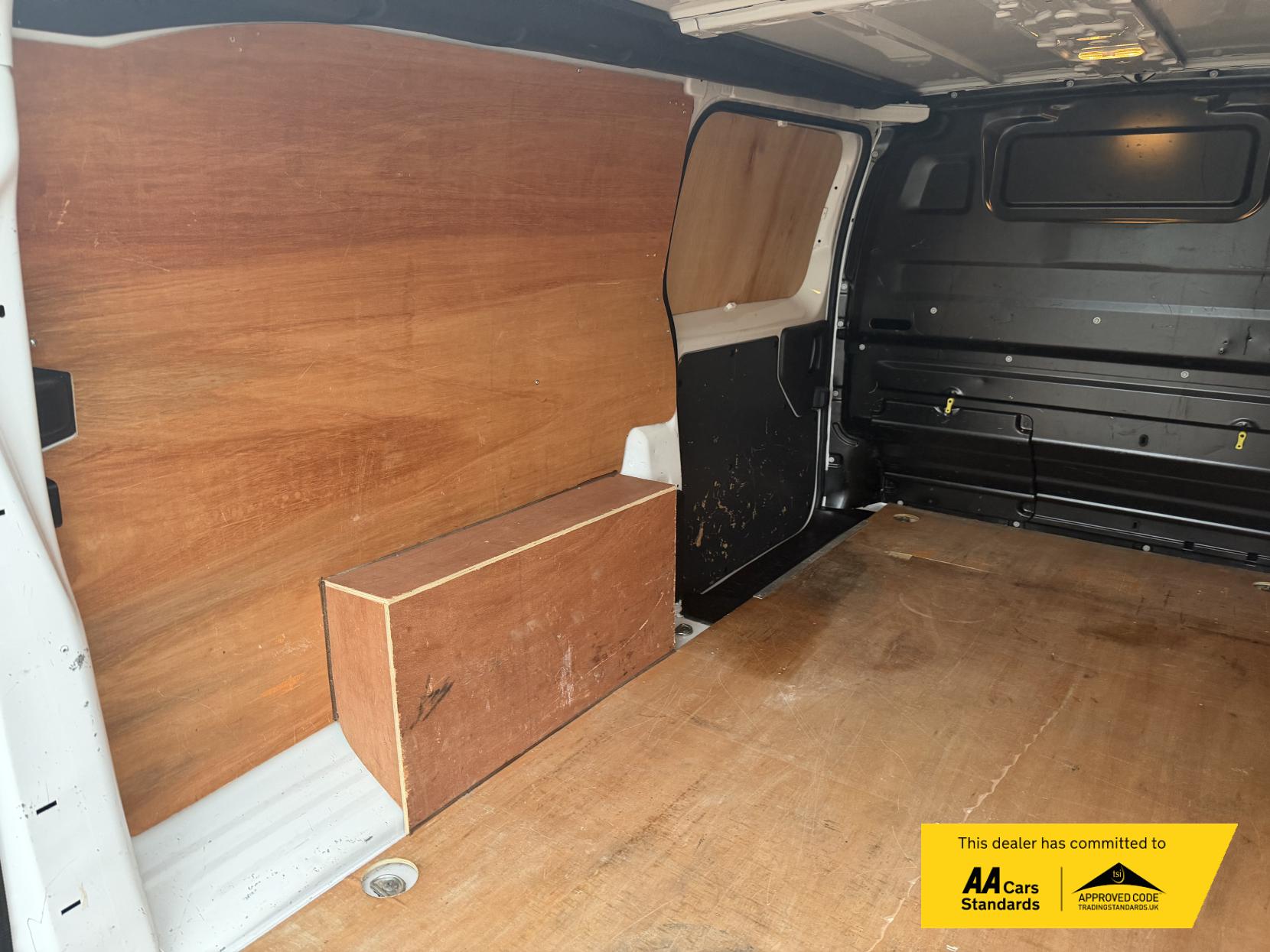 Vauxhall Vivaro 2.0 Turbo D 3100 Sportive Panel Van 5dr Diesel Auto L2 H1 Euro 6 (s/s) (120 ps)