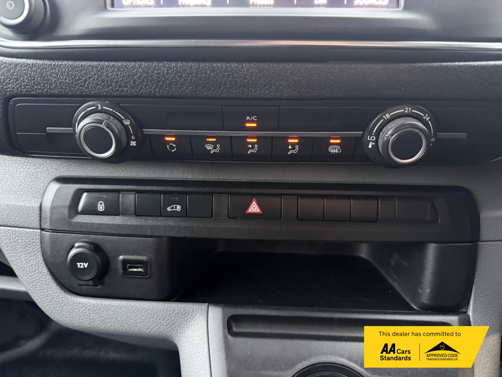 Vauxhall Vivaro 2.0 Turbo D 3100 Sportive Panel Van 5dr Diesel Auto L2 H1 Euro 6 (s/s) (120 ps)