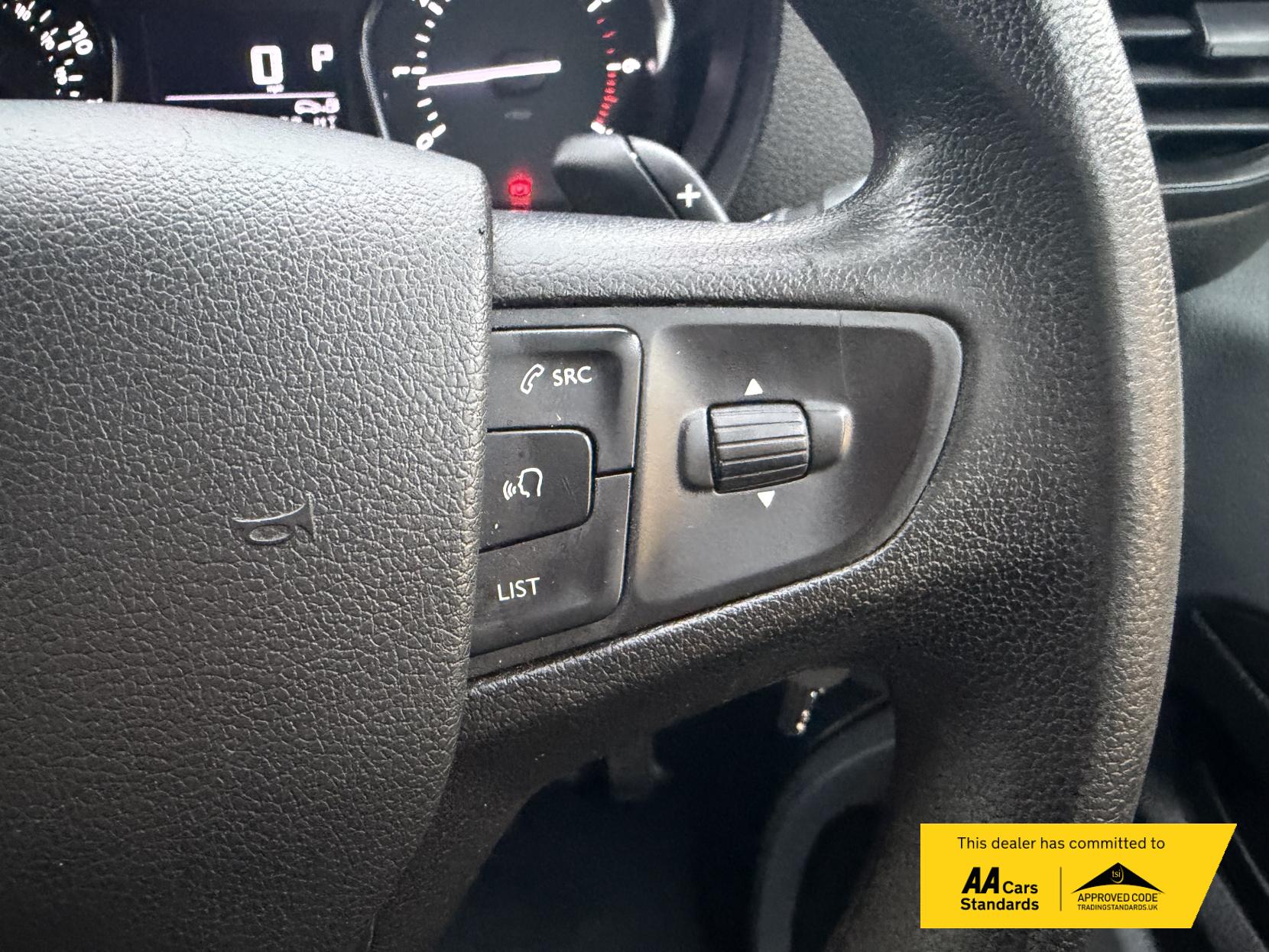 Vauxhall Vivaro 2.0 Turbo D 3100 Sportive Panel Van 5dr Diesel Auto L2 H1 Euro 6 (s/s) (120 ps)