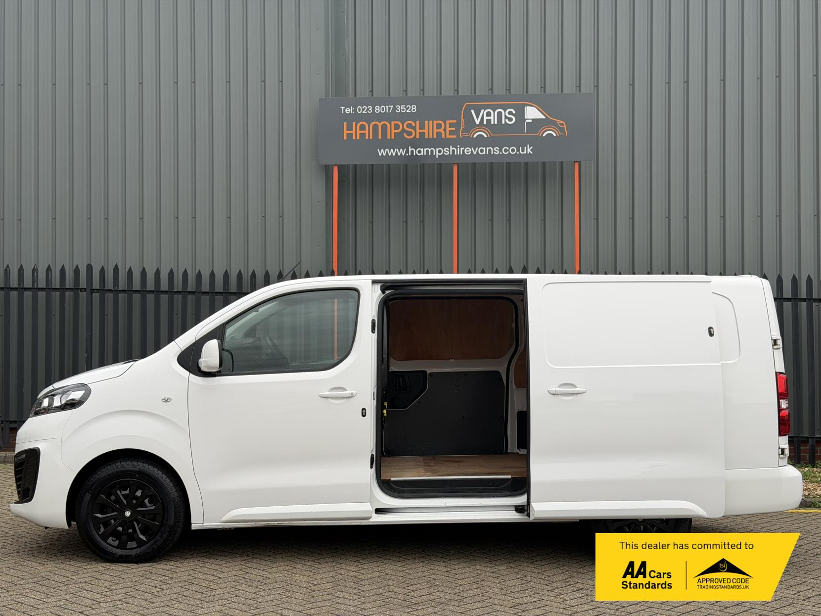 Vauxhall Vivaro 2.0 Turbo D 3100 Sportive Panel Van 5dr Diesel Auto L2 H1 Euro 6 (s/s) (120 ps)