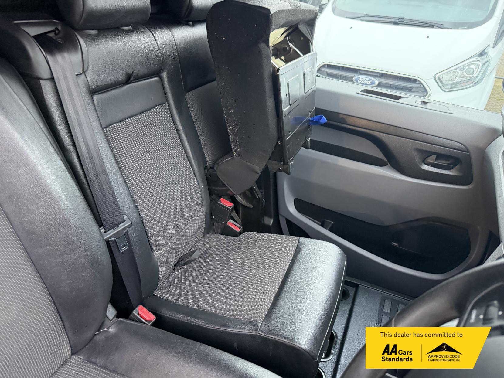 Vauxhall Vivaro 2.0 Turbo D 3100 Sportive Panel Van 5dr Diesel Auto L2 H1 Euro 6 (s/s) (120 ps)