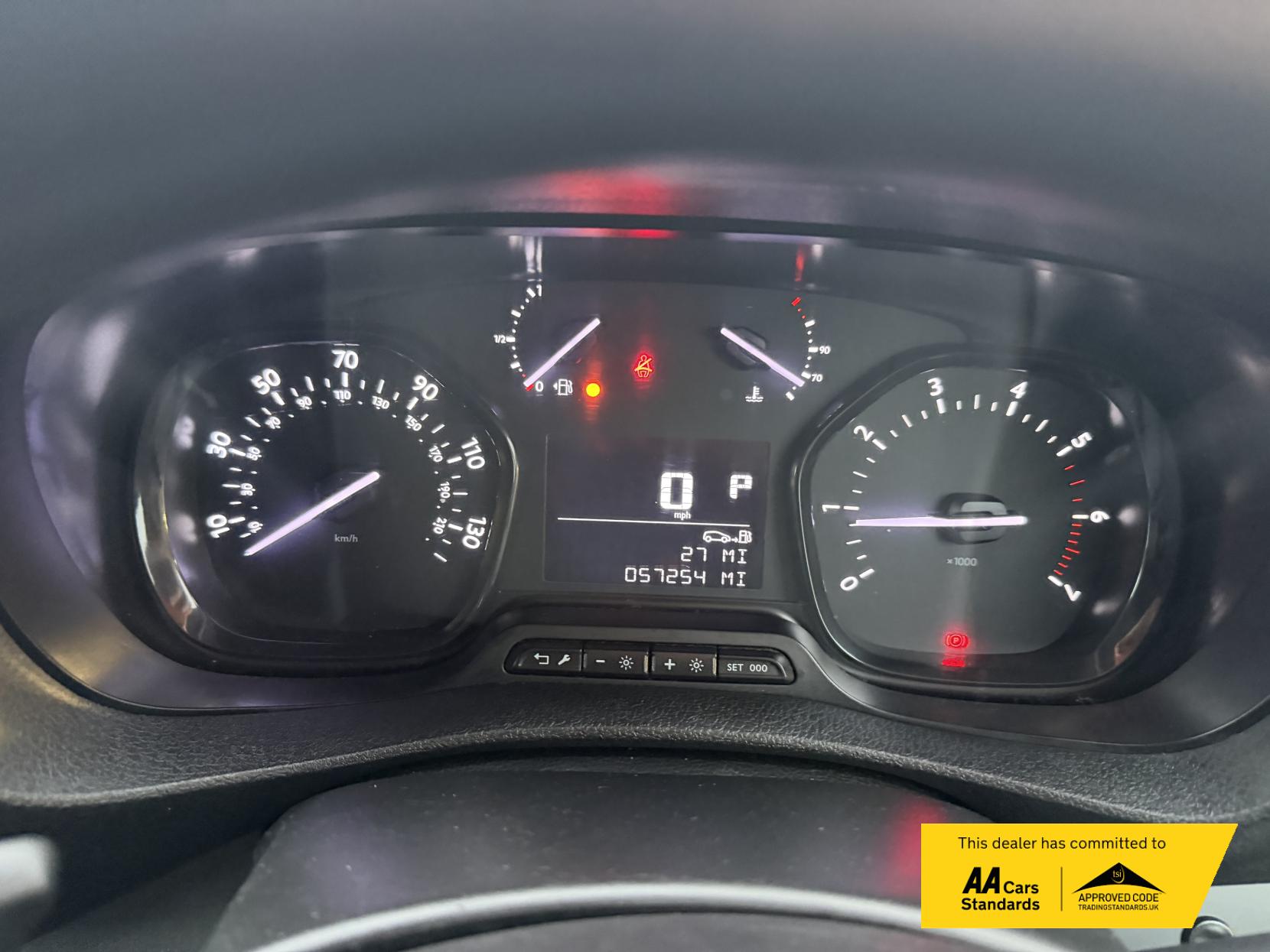 Vauxhall Vivaro 2.0 Turbo D 3100 Sportive Panel Van 5dr Diesel Auto L2 H1 Euro 6 (s/s) (120 ps)