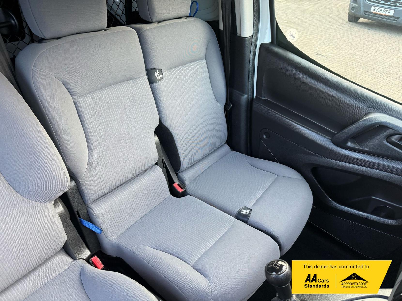 Peugeot Partner 1.6 HDi 850 Professional Panel Van 4dr Diesel Manual L1 (132 g/km, 90 bhp)