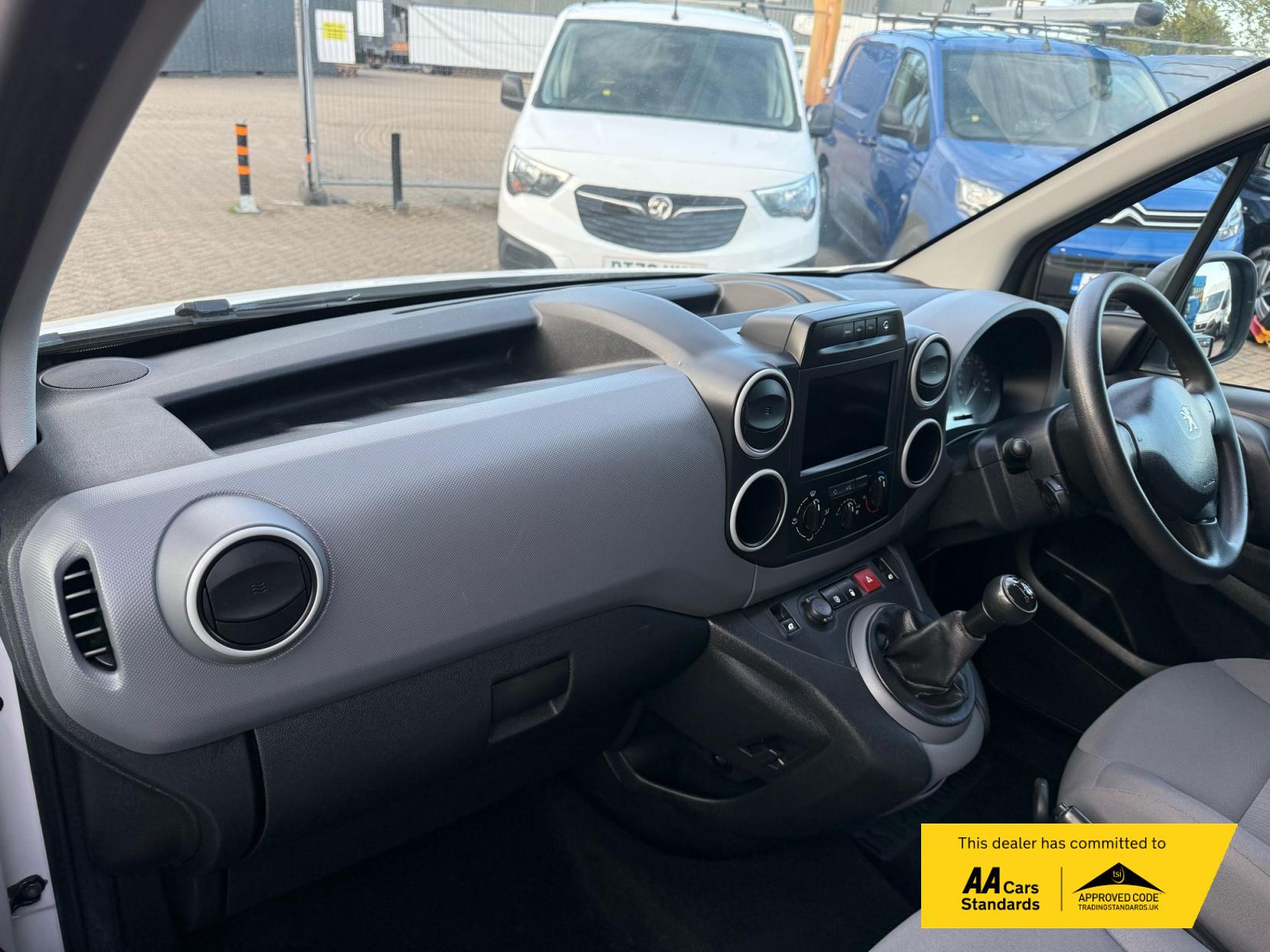 Peugeot Partner 1.6 HDi 850 Professional Panel Van 4dr Diesel Manual L1 (132 g/km, 90 bhp)