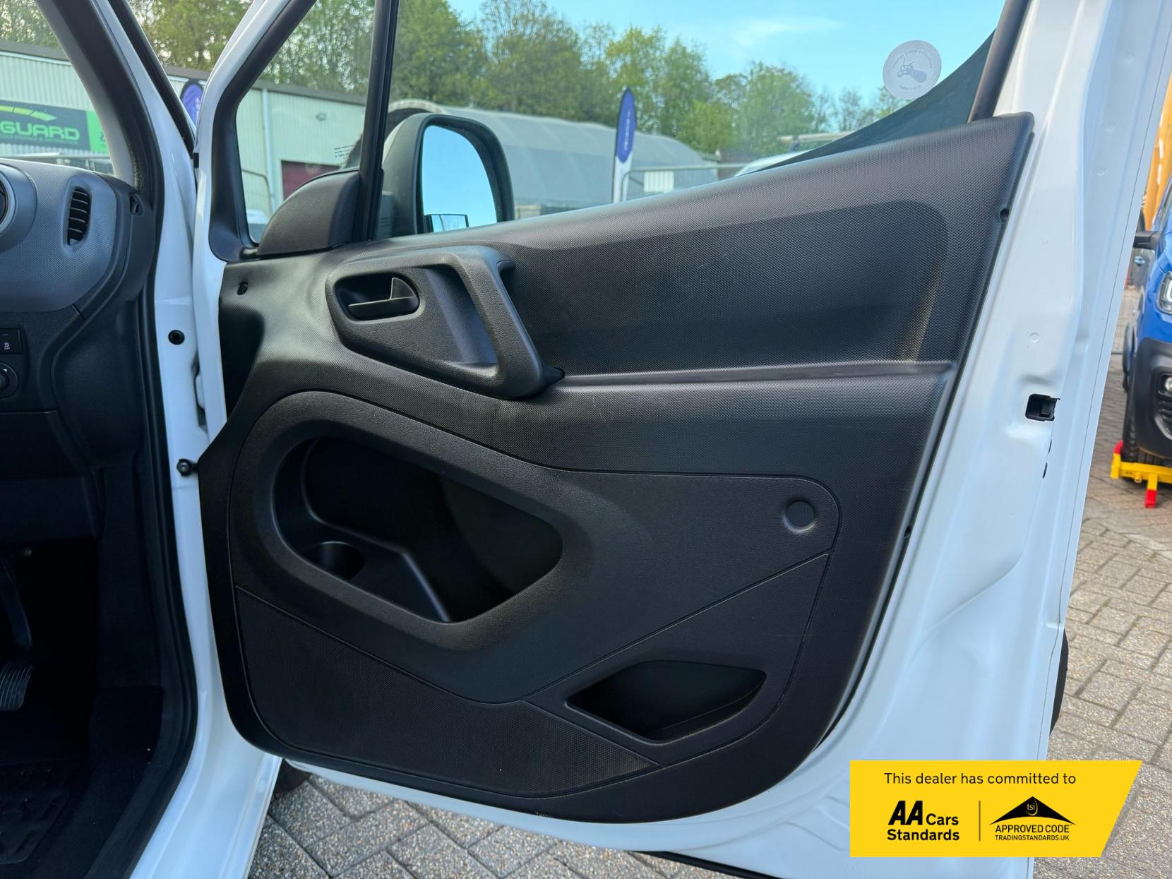 Peugeot Partner 1.6 HDi 850 Professional Panel Van 4dr Diesel Manual L1 (132 g/km, 90 bhp)