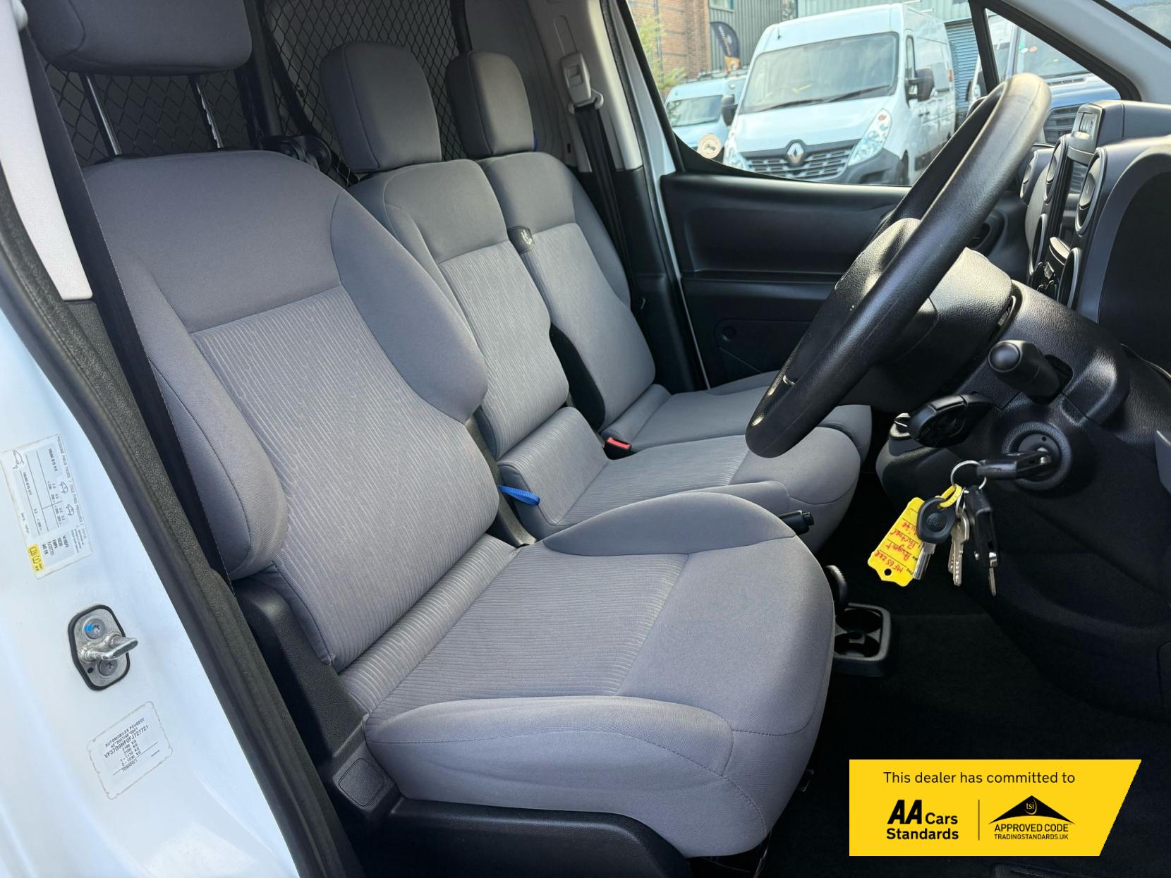 Peugeot Partner 1.6 HDi 850 Professional Panel Van 4dr Diesel Manual L1 (132 g/km, 90 bhp)
