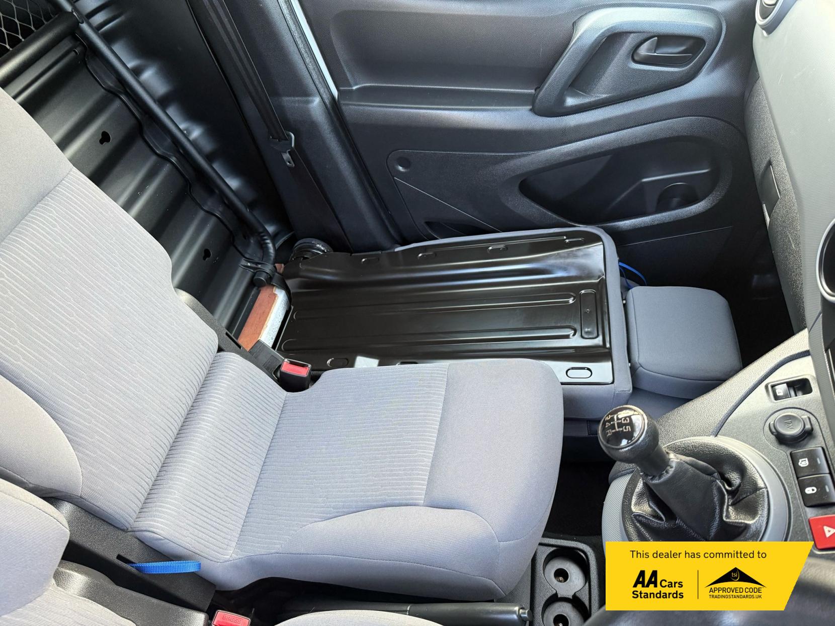 Peugeot Partner 1.6 HDi 850 Professional Panel Van 4dr Diesel Manual L1 (132 g/km, 90 bhp)