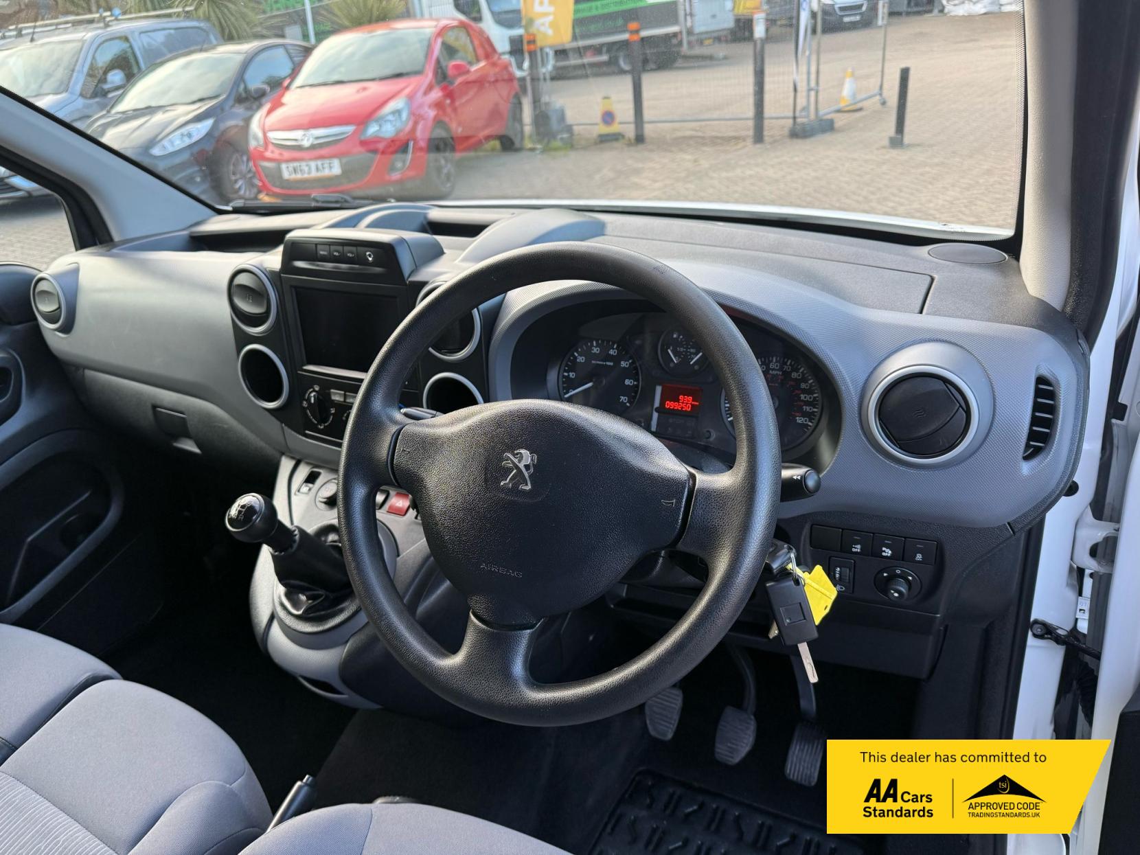 Peugeot Partner 1.6 HDi 850 Professional Panel Van 4dr Diesel Manual L1 (132 g/km, 90 bhp)