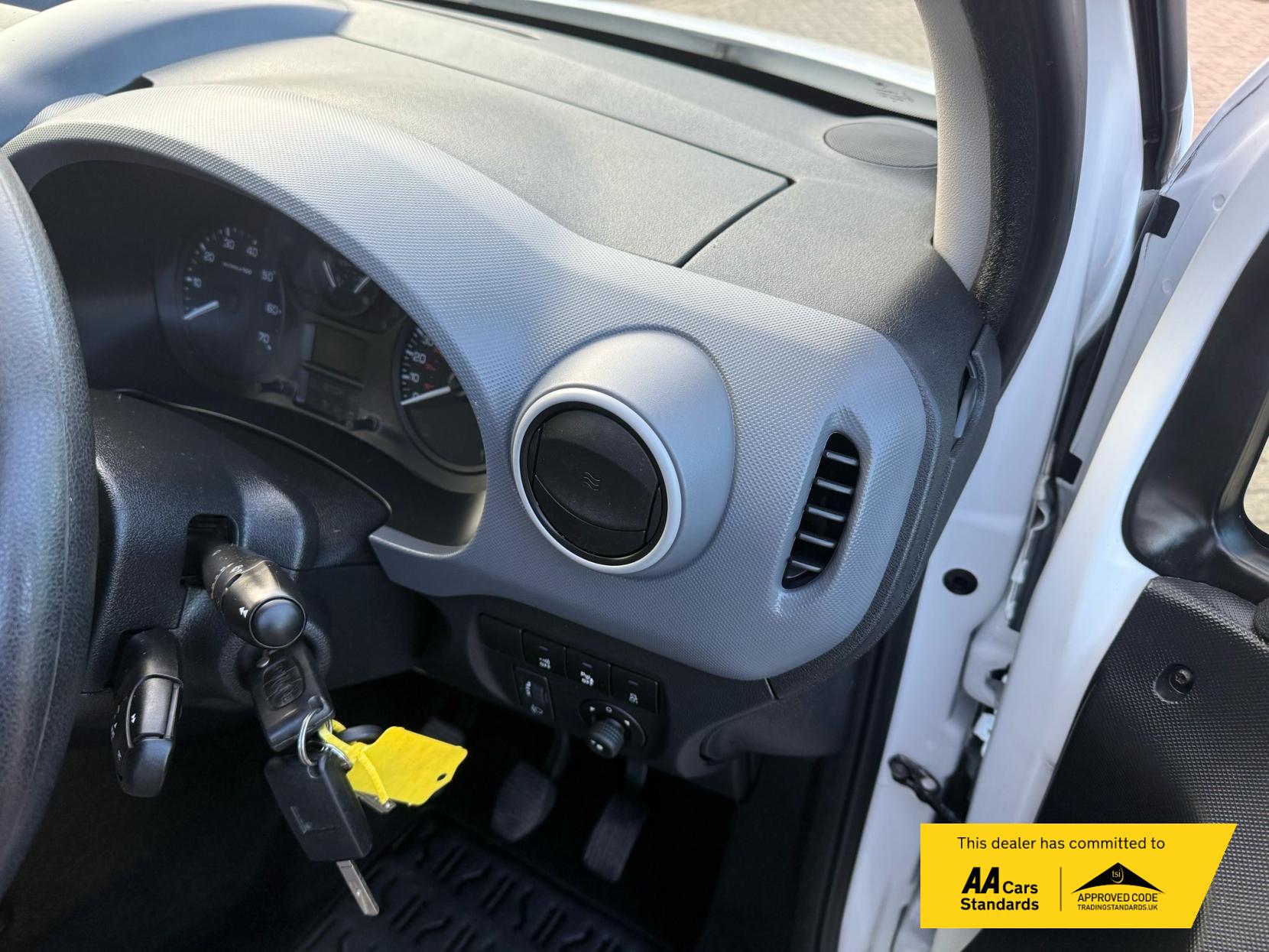 Peugeot Partner 1.6 HDi 850 Professional Panel Van 4dr Diesel Manual L1 (132 g/km, 90 bhp)