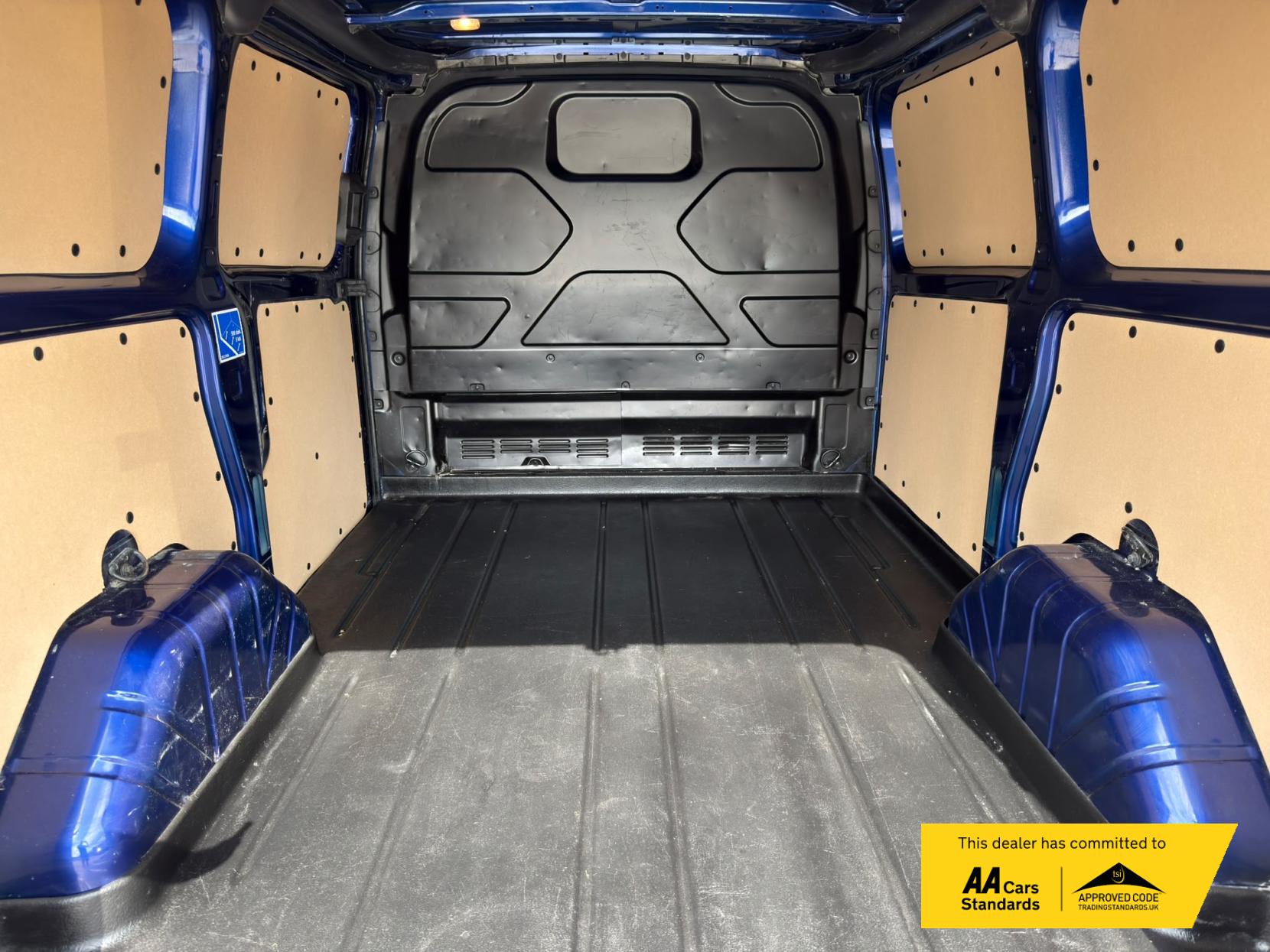 2017 Ford Transit Custom 2.0 TDCi 270 Limited Panel Van 5dr Diesel Manual L1 H1 (157 g/km, 128 bhp) - Thumbnail 52