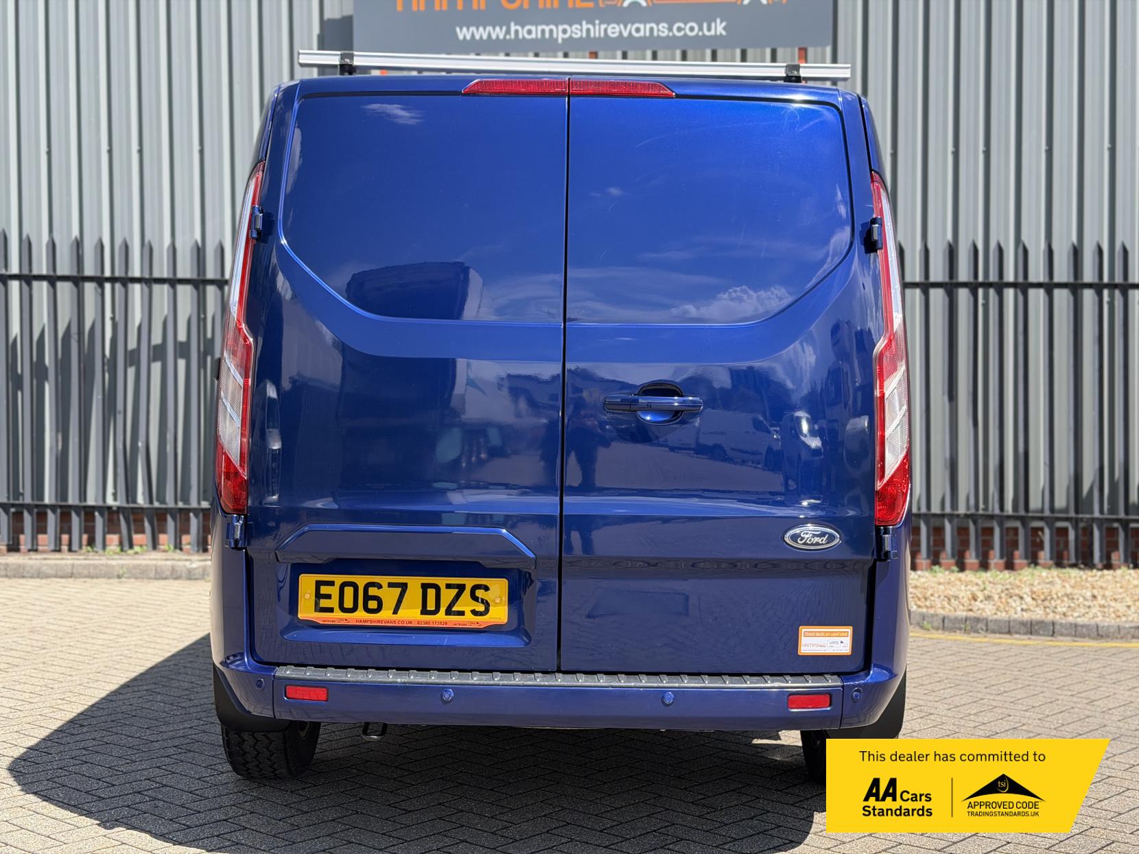 2017 Ford Transit Custom 2.0 TDCi 270 Limited Panel Van 5dr Diesel Manual L1 H1 (157 g/km, 128 bhp) - Thumbnail 14