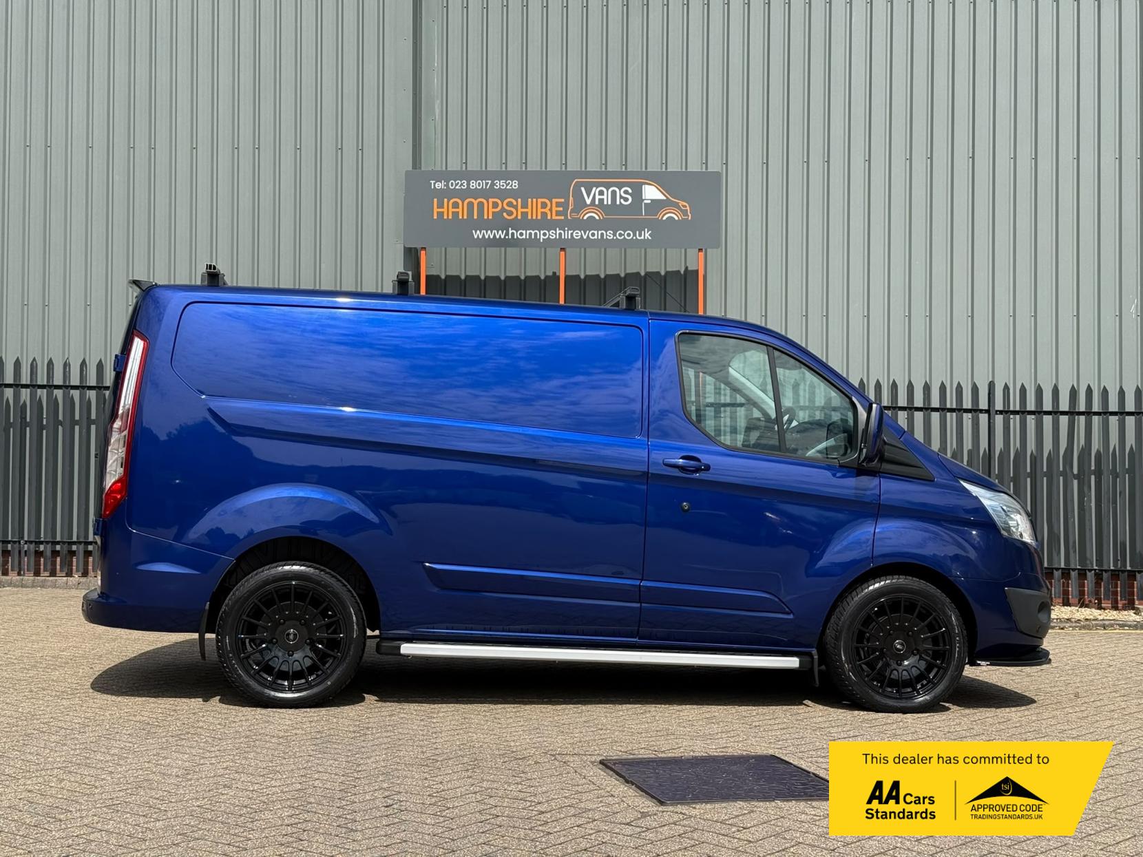 2017 Ford Transit Custom 2.0 TDCi 270 Limited Panel Van 5dr Diesel Manual L1 H1 (157 g/km, 128 bhp) - Thumbnail 5