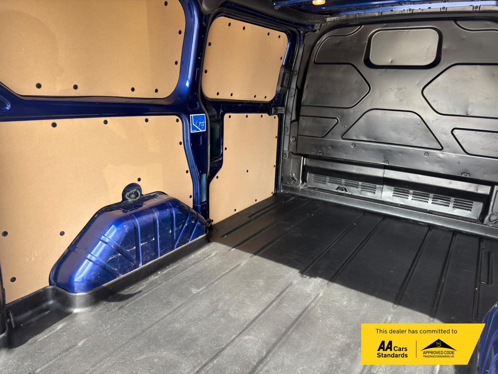 2017 Ford Transit Custom 2.0 TDCi 270 Limited Panel Van 5dr Diesel Manual L1 H1 (157 g/km, 128 bhp) - Thumbnail 50